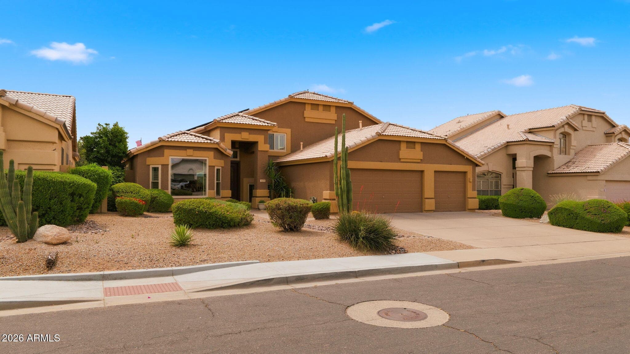 4319 E Morning Vista Ln — photo 1