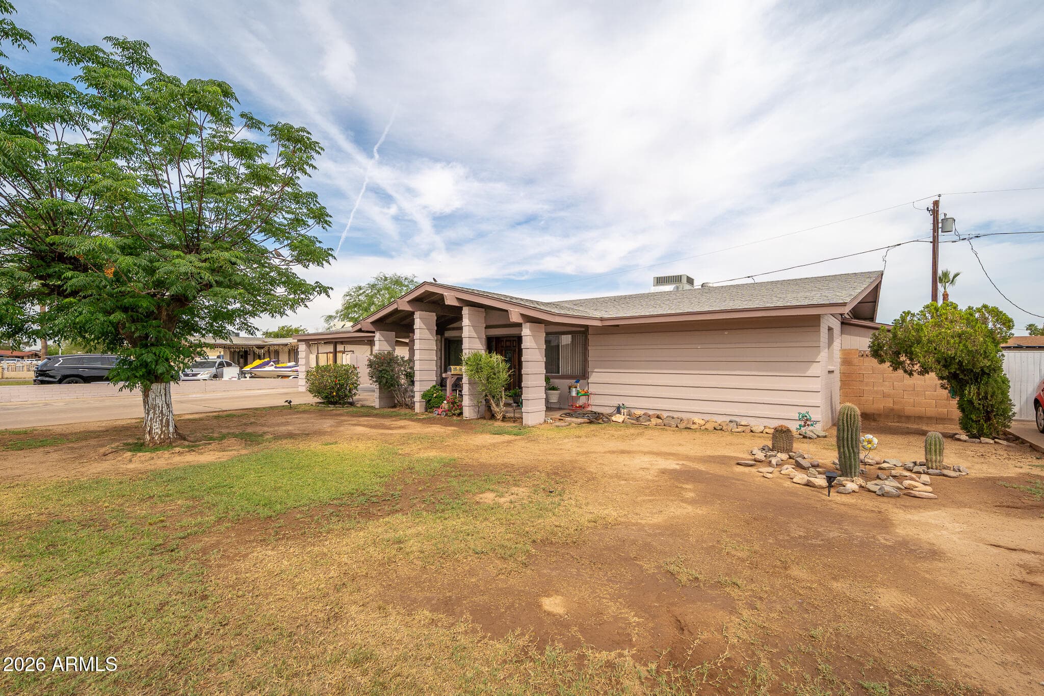 6238 W Elm St — photo 1