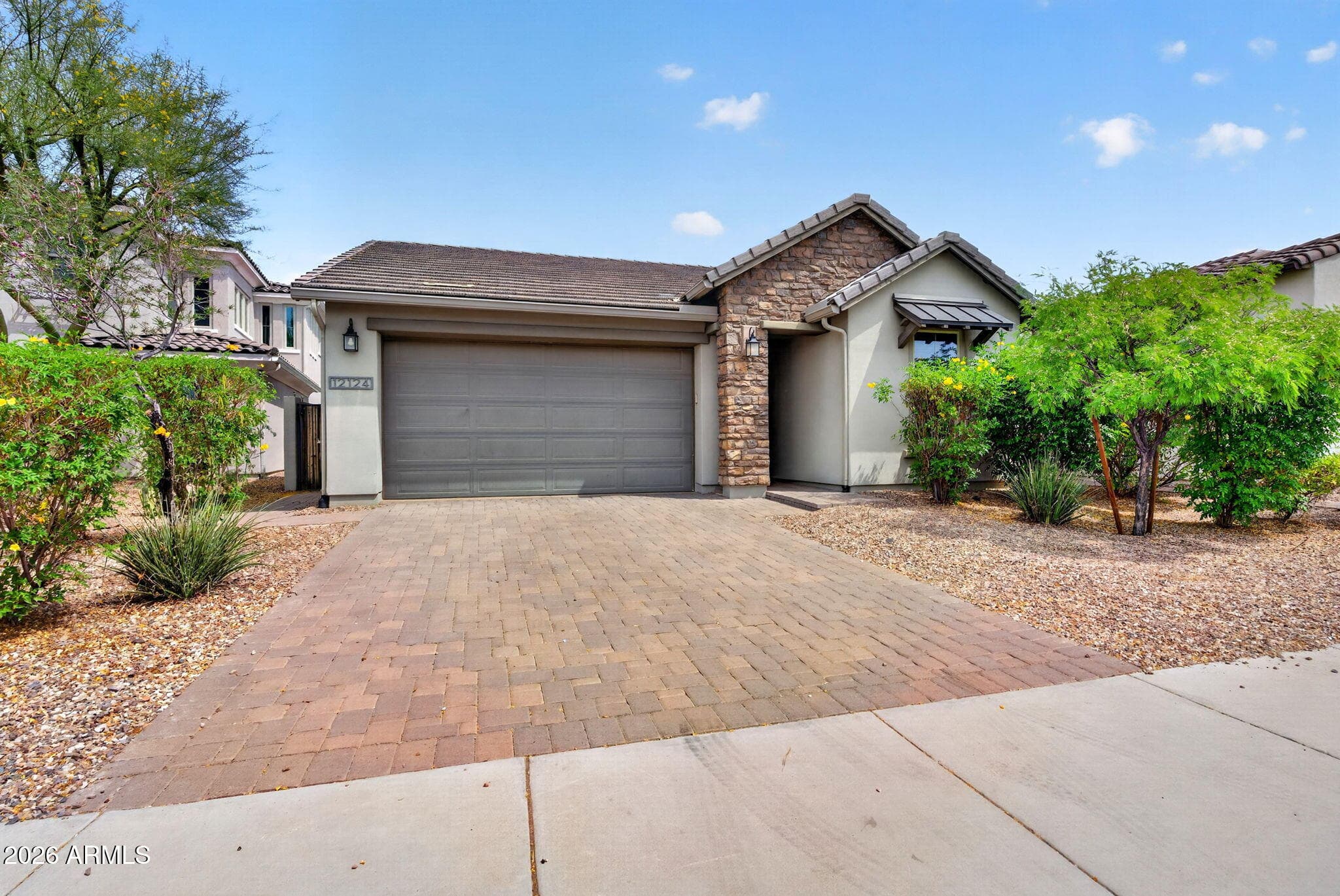 12124 W Peak View Rd — photo 1