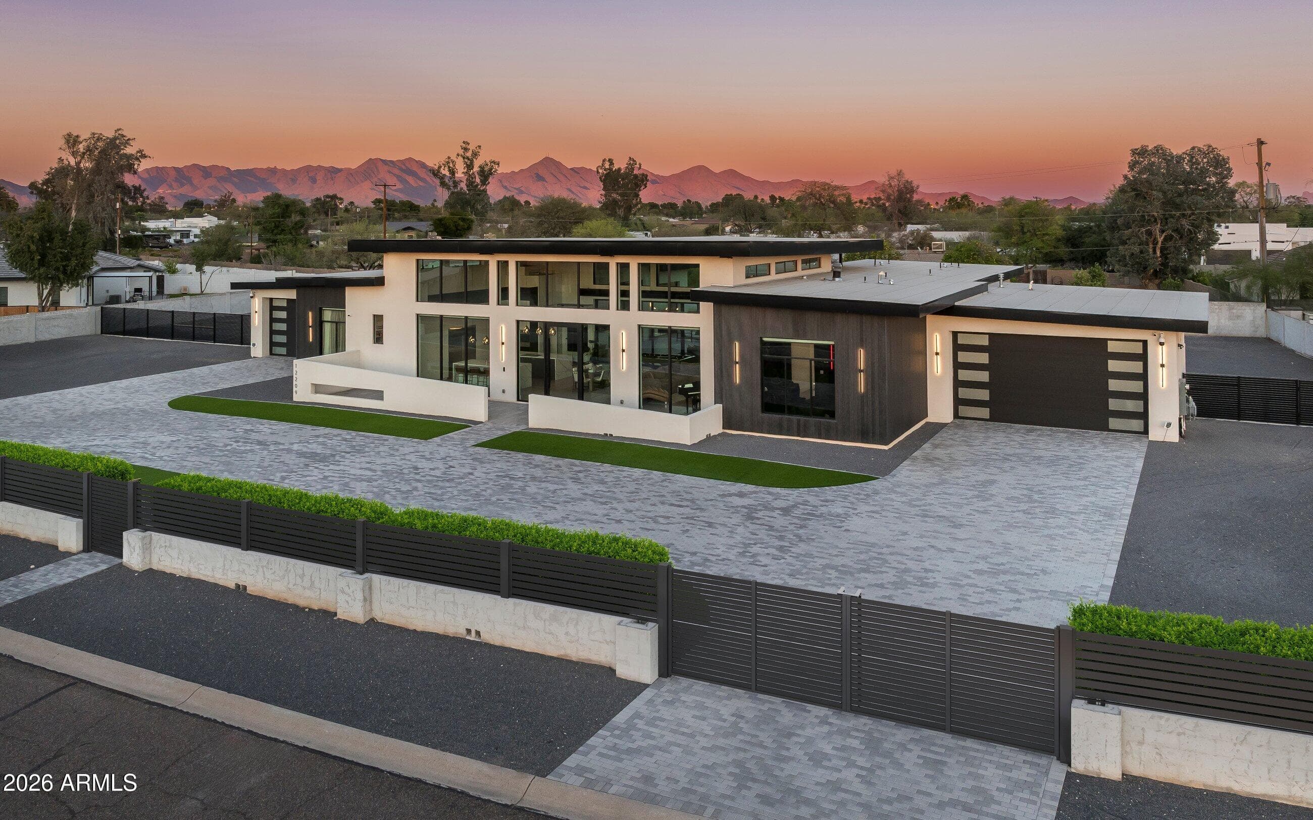 12209 N 65th Pl — photo 1