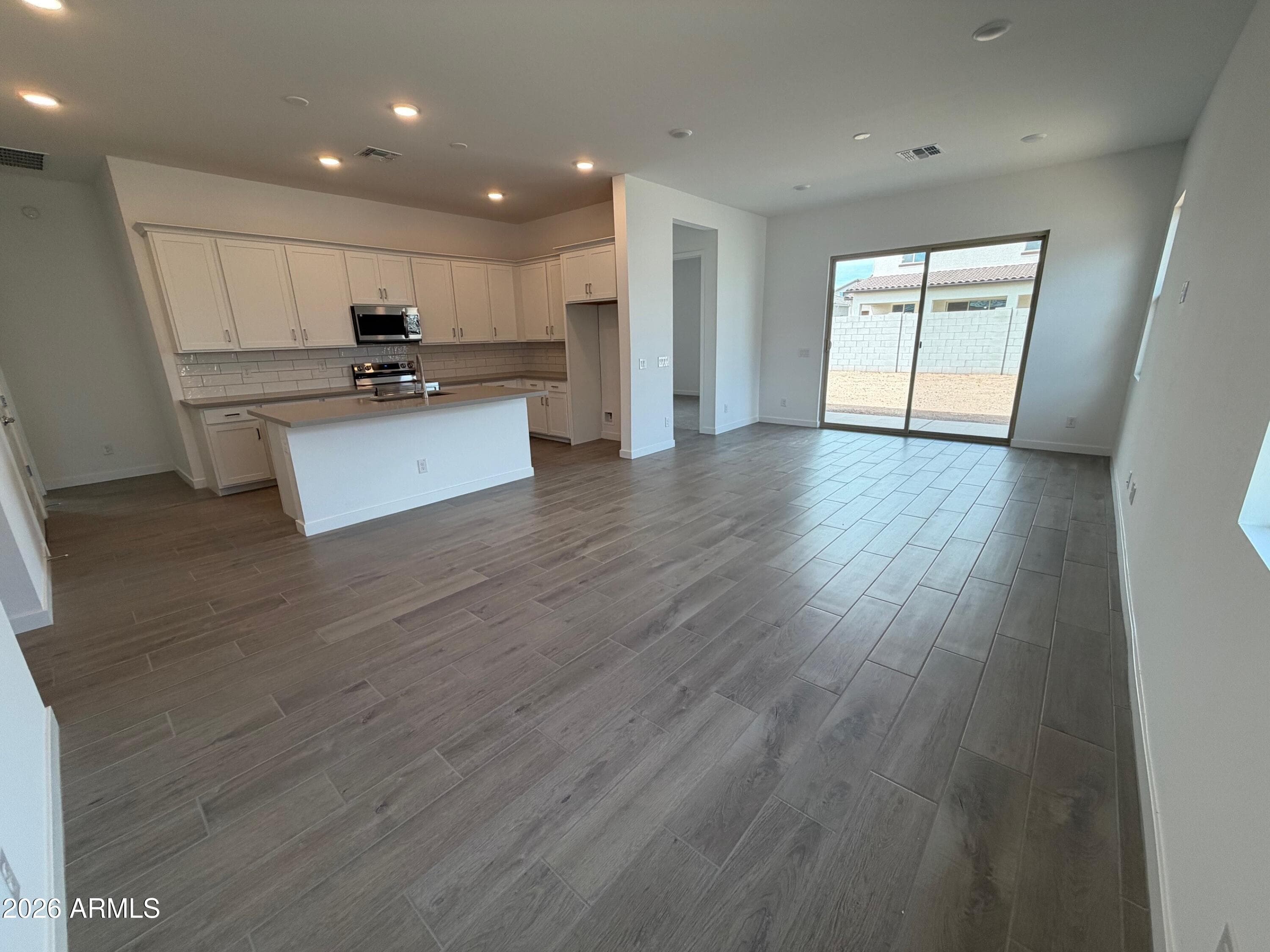 7048 E Drygulch Rd — photo 2