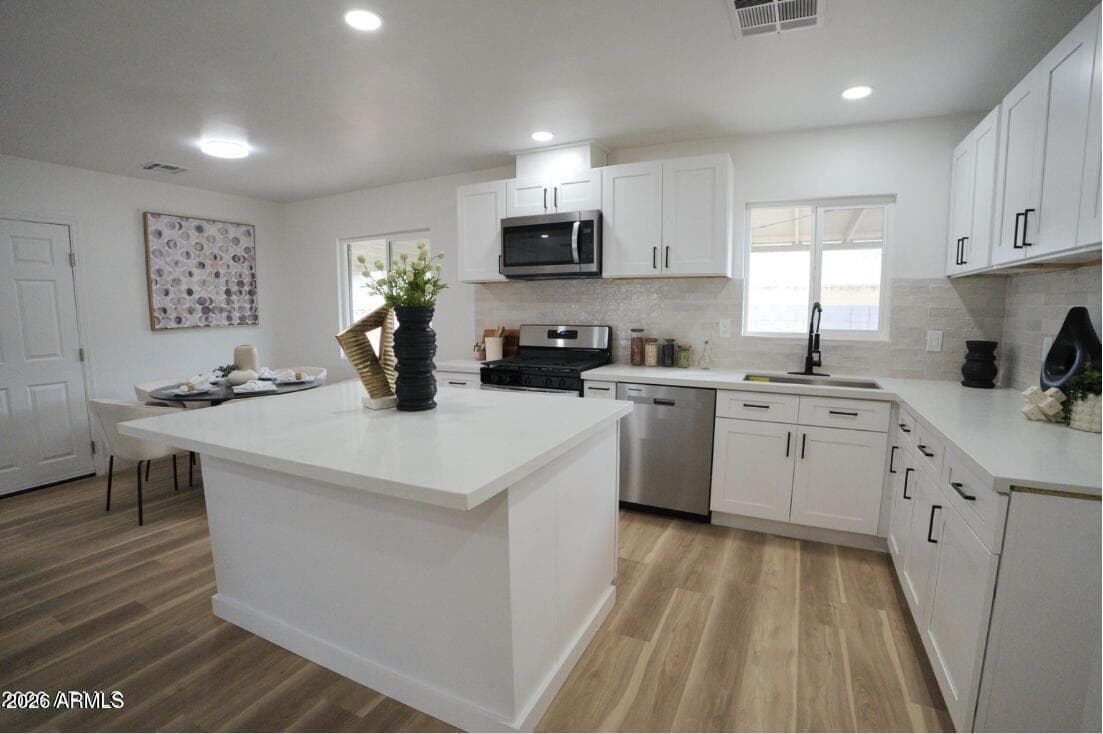4437 E Almeria Rd — photo 2
