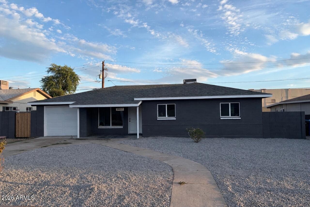 4437 E Almeria Rd — photo 1