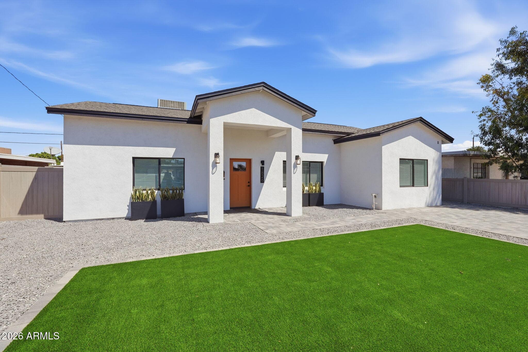 1826 E Whitton Ave — photo 1