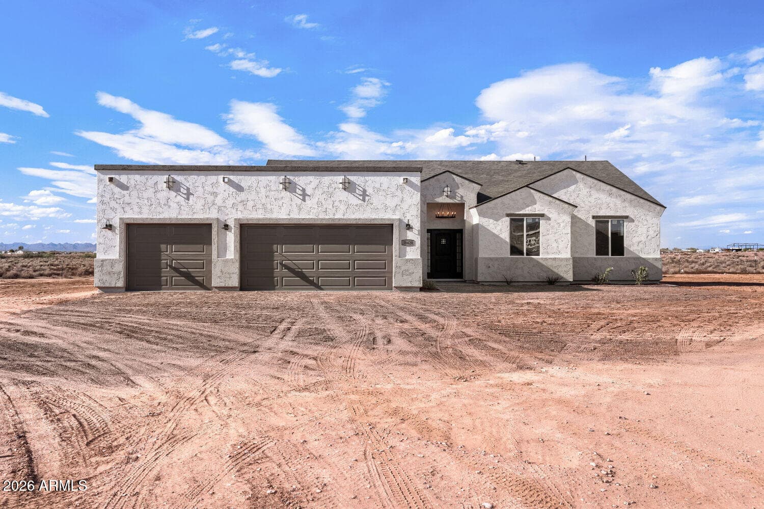 38420 W Buckeye Rd — photo 2