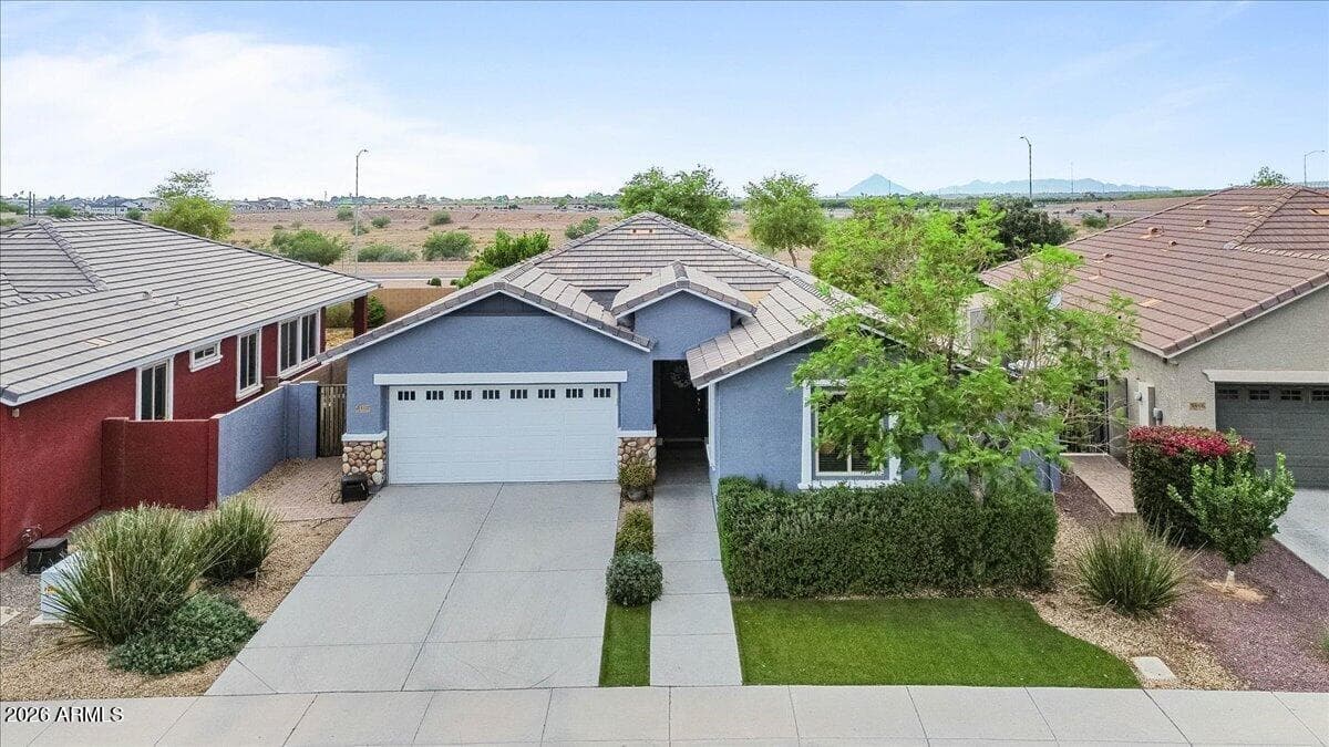 3462 N Los Alamos -- — photo 1