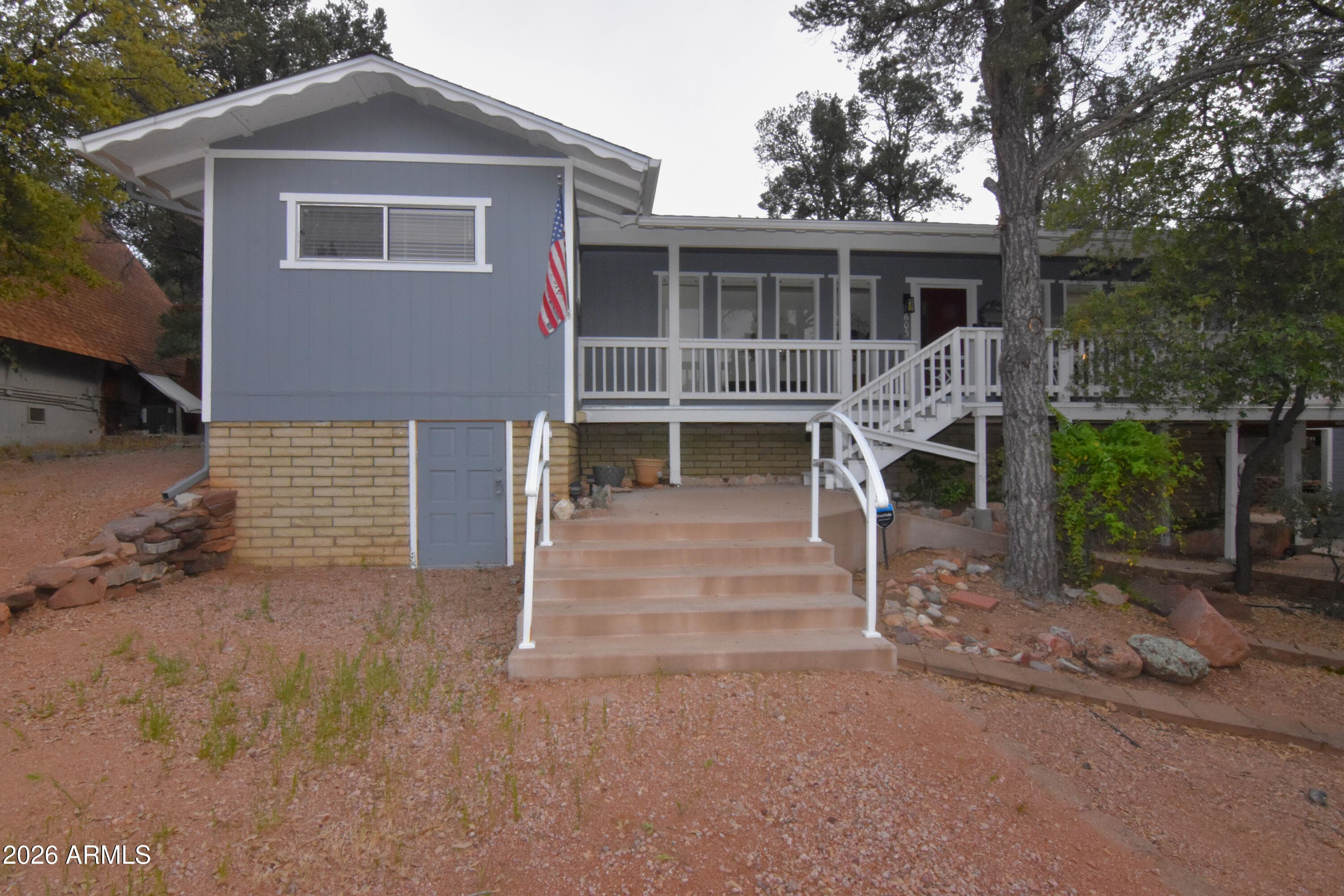 603 E EVERGREEN ST - Photo 3