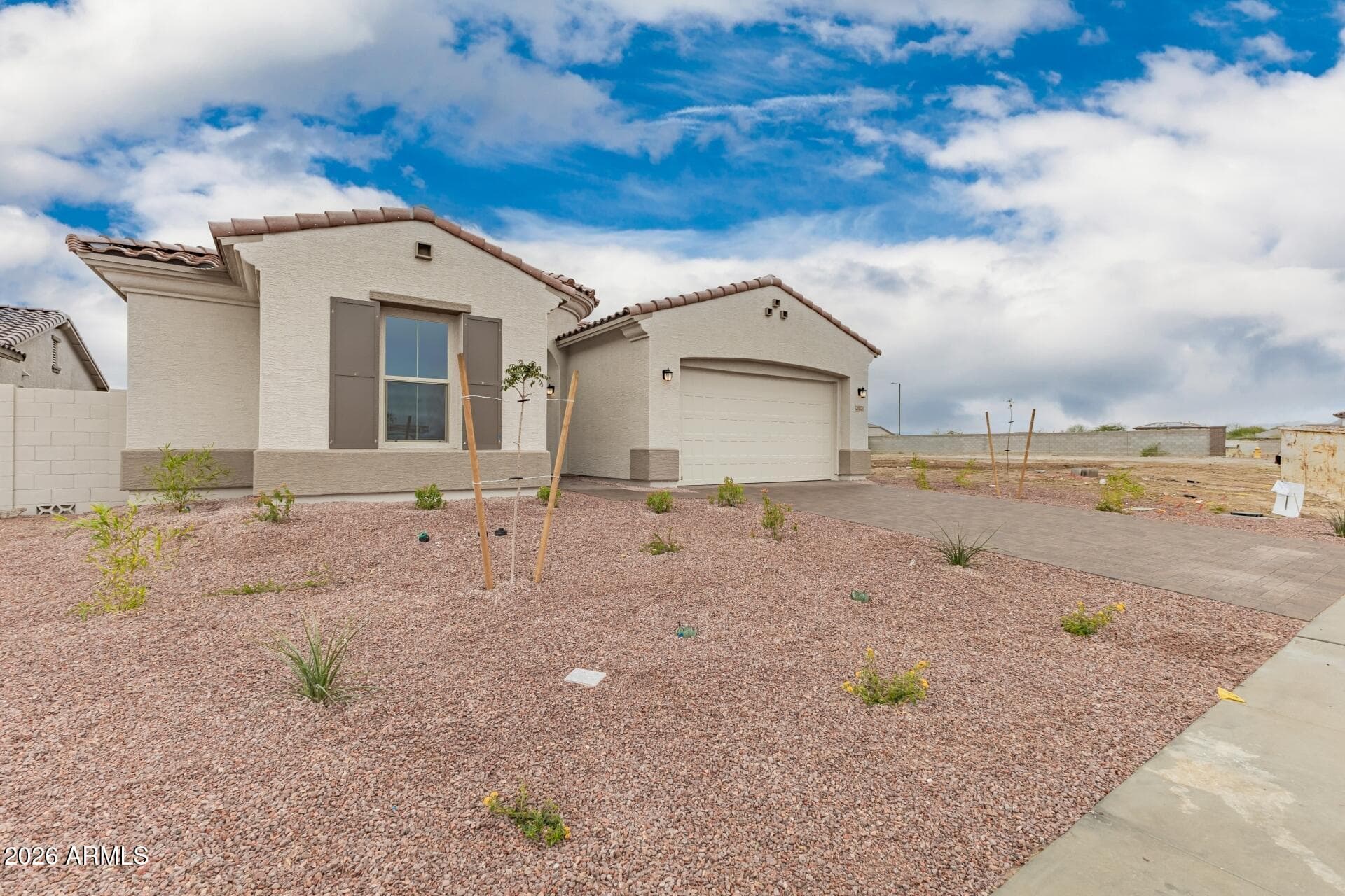 20271 W Pinchot Dr — photo 2