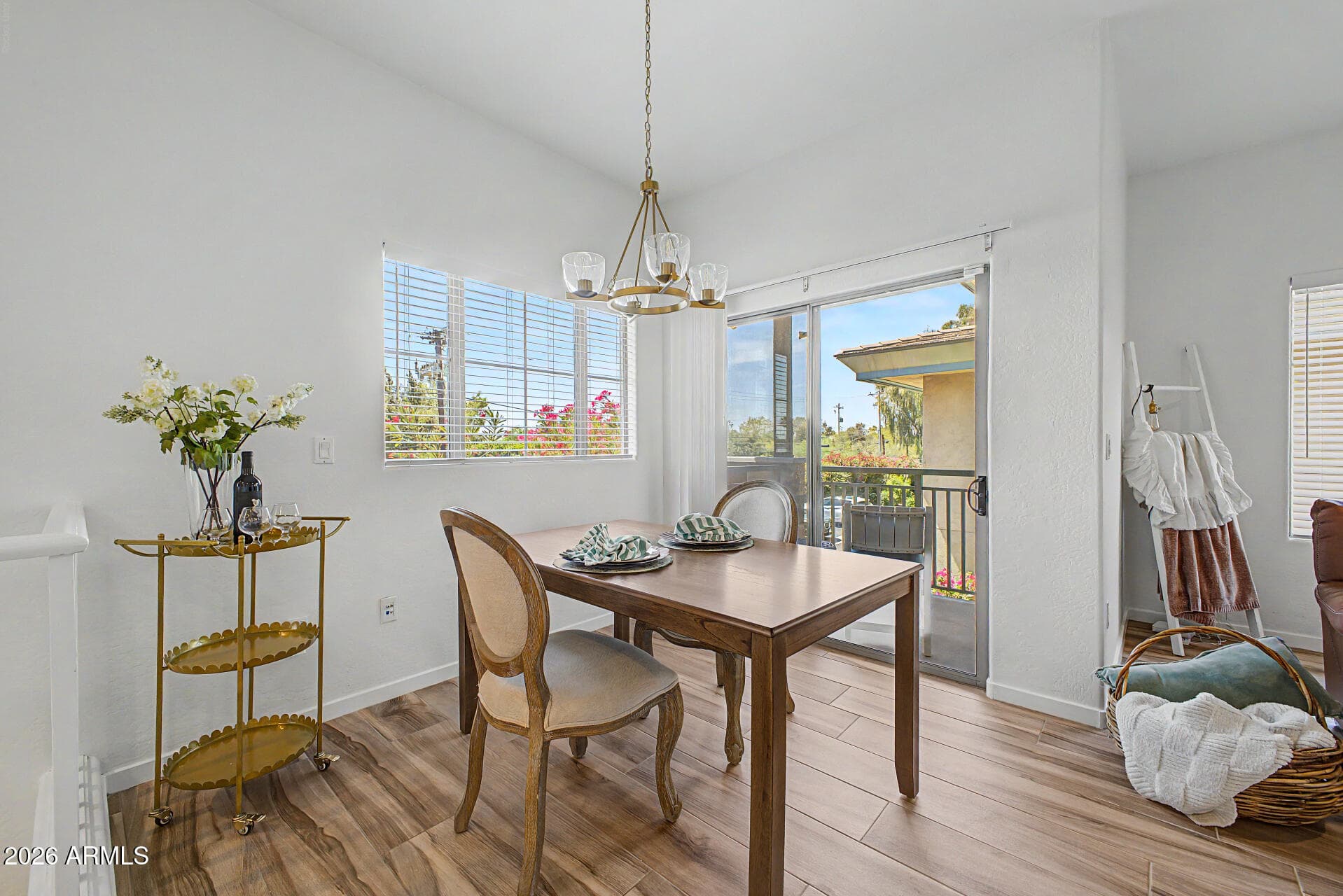 815 E ROSE LN - Photo 5