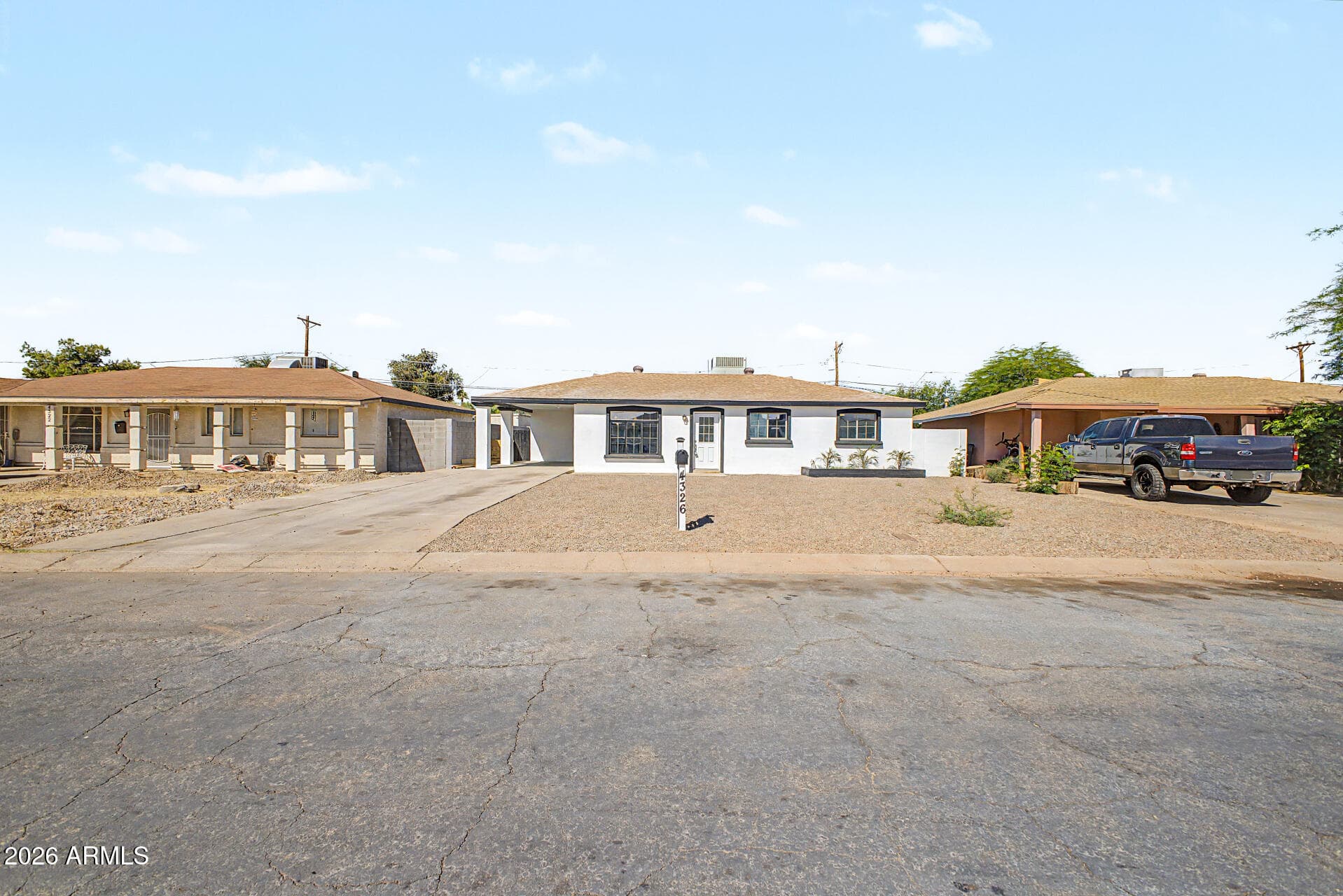 4326 N 50th Ave — photo 1