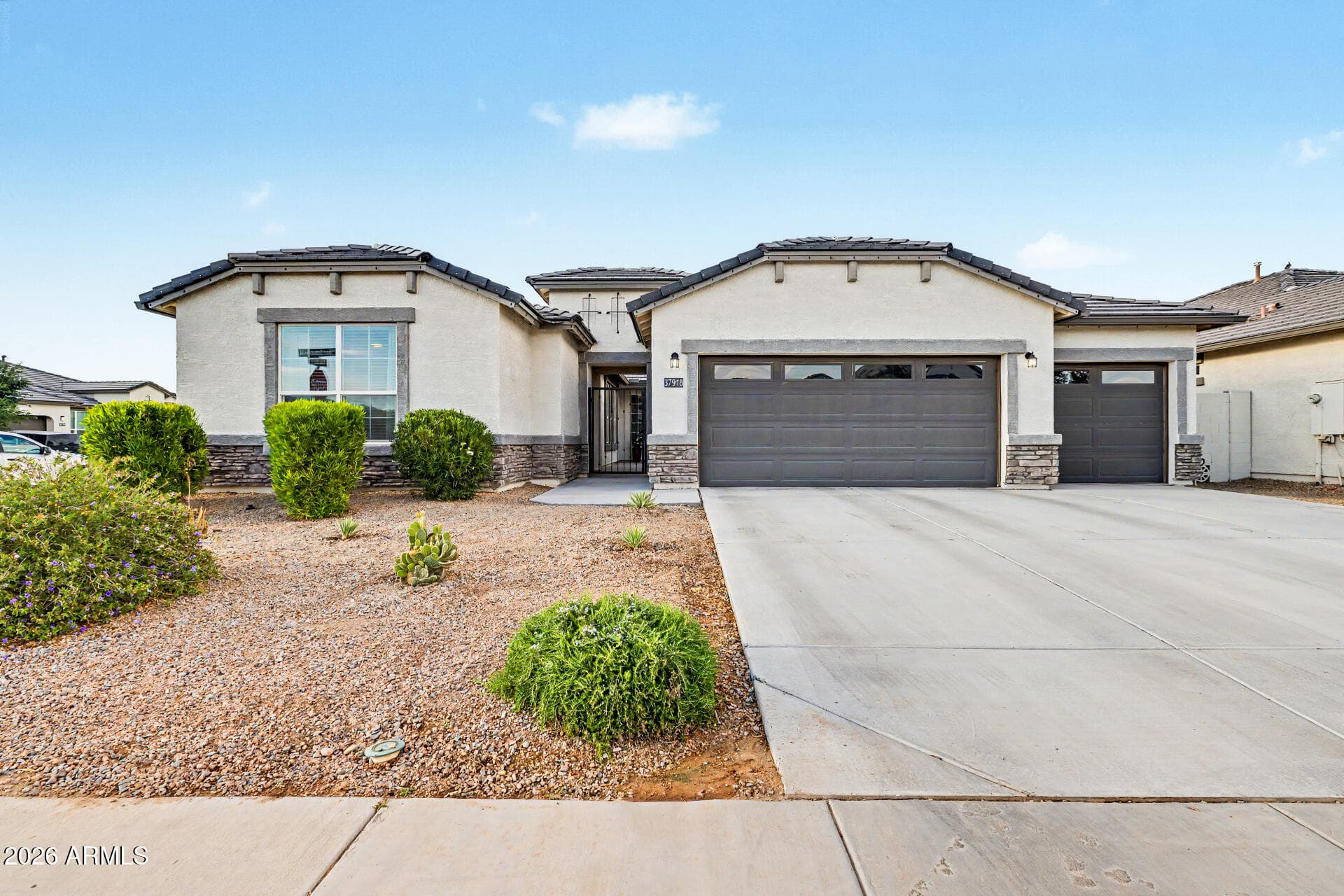 37918 W SAN CLEMENTE ST - See more photos