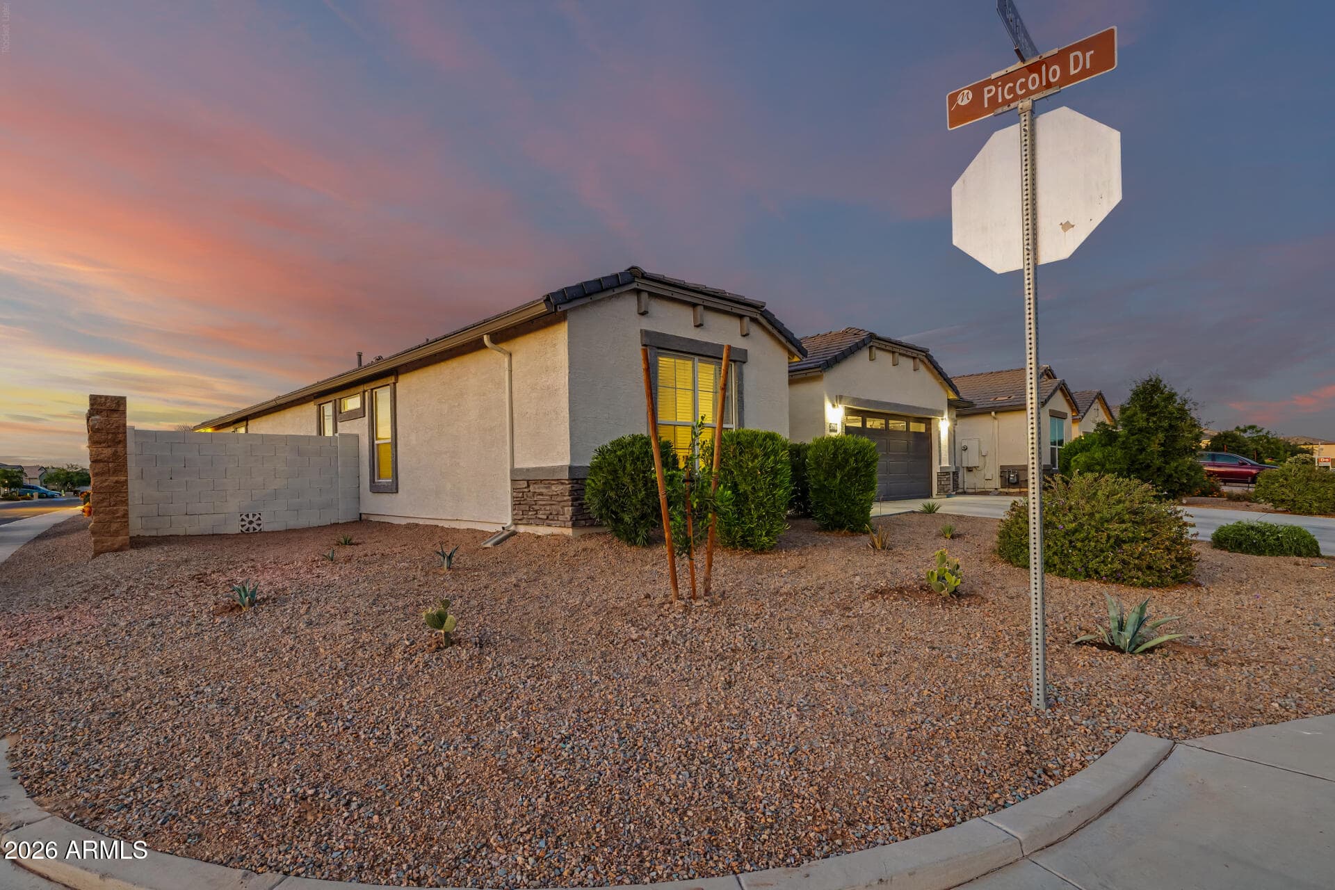 37918 W SAN CLEMENTE ST - Photo 2