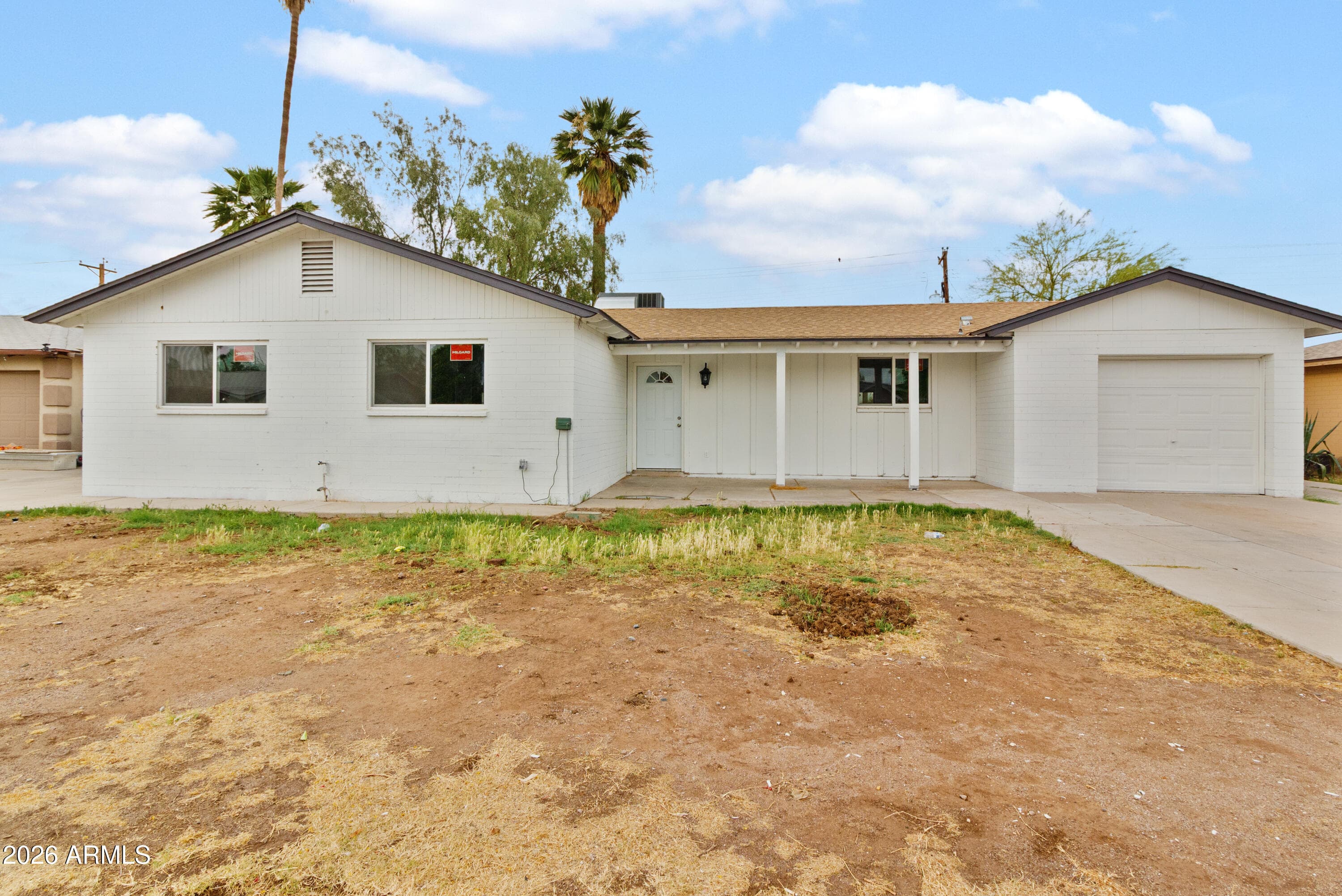 5647 W Roma Ave — photo 1