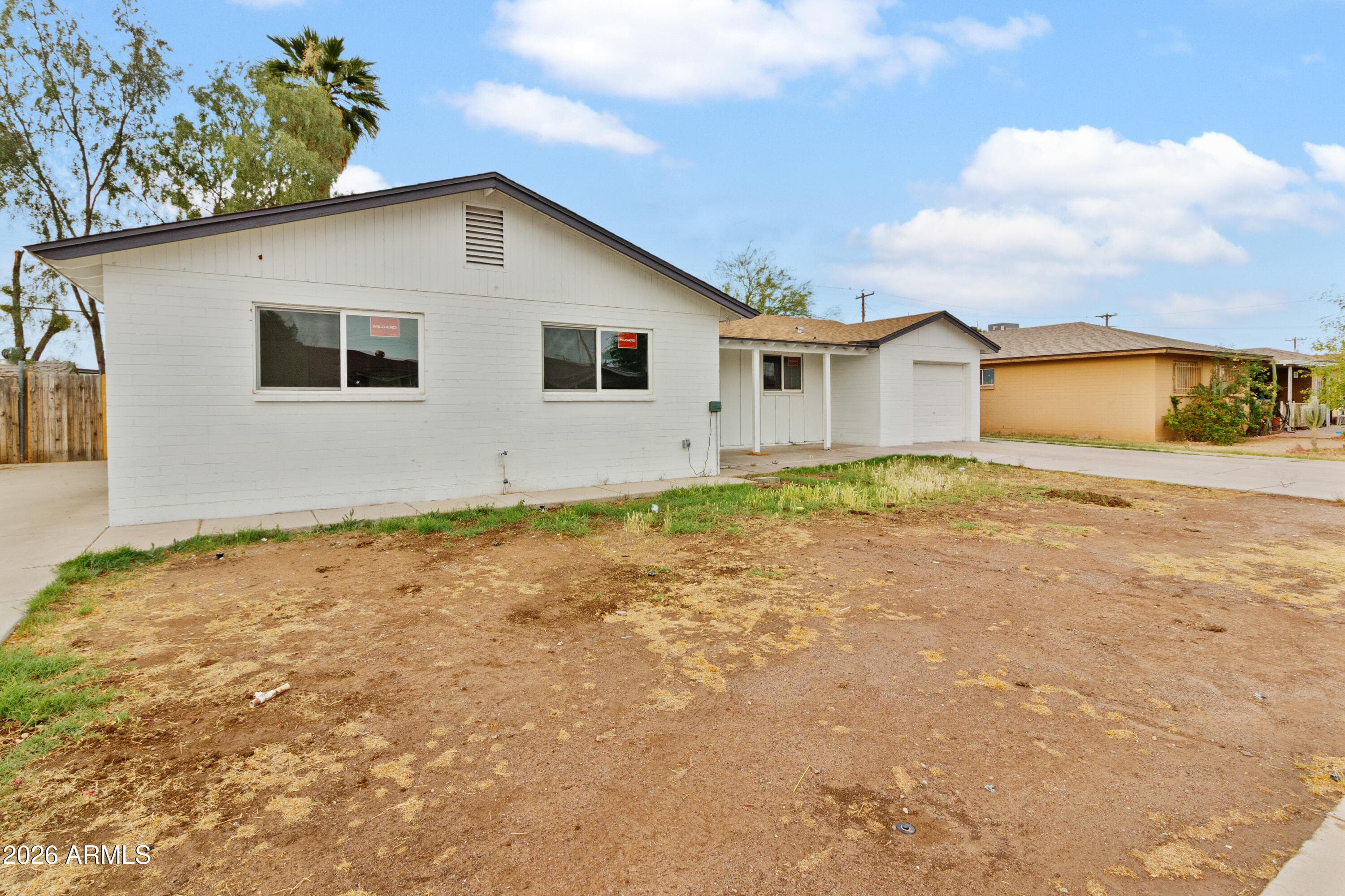 5647 W Roma Ave — photo 2