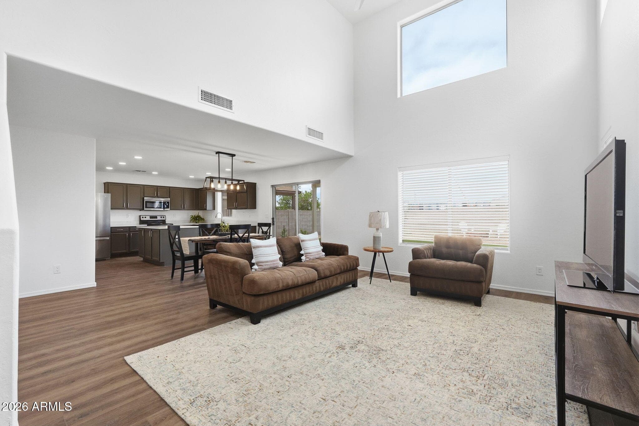 462 E Christopher St — photo 2