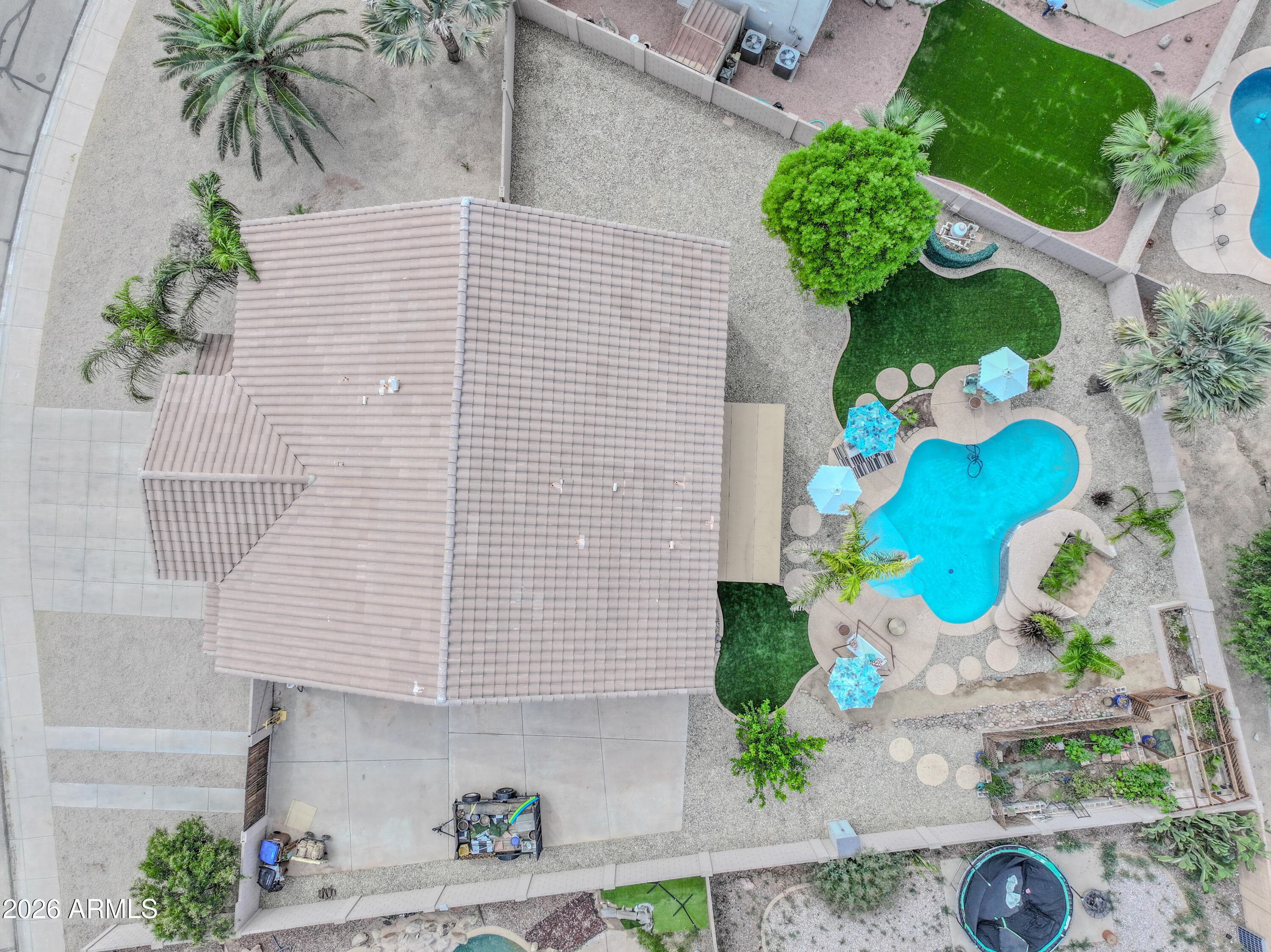 3378 E SILVERBELL RD - Photo 2