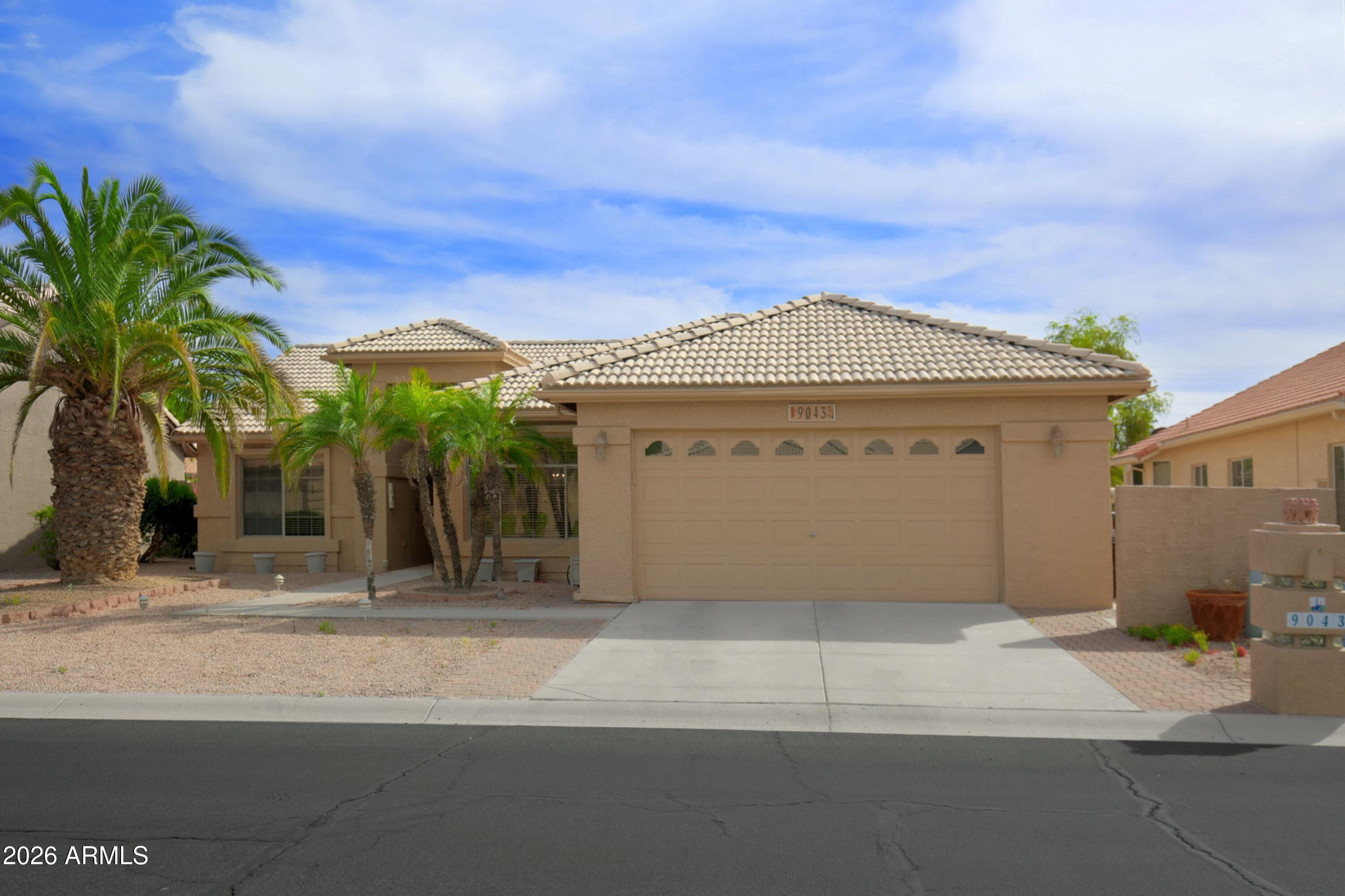 9043 E Coopers Hawk Dr — photo 1