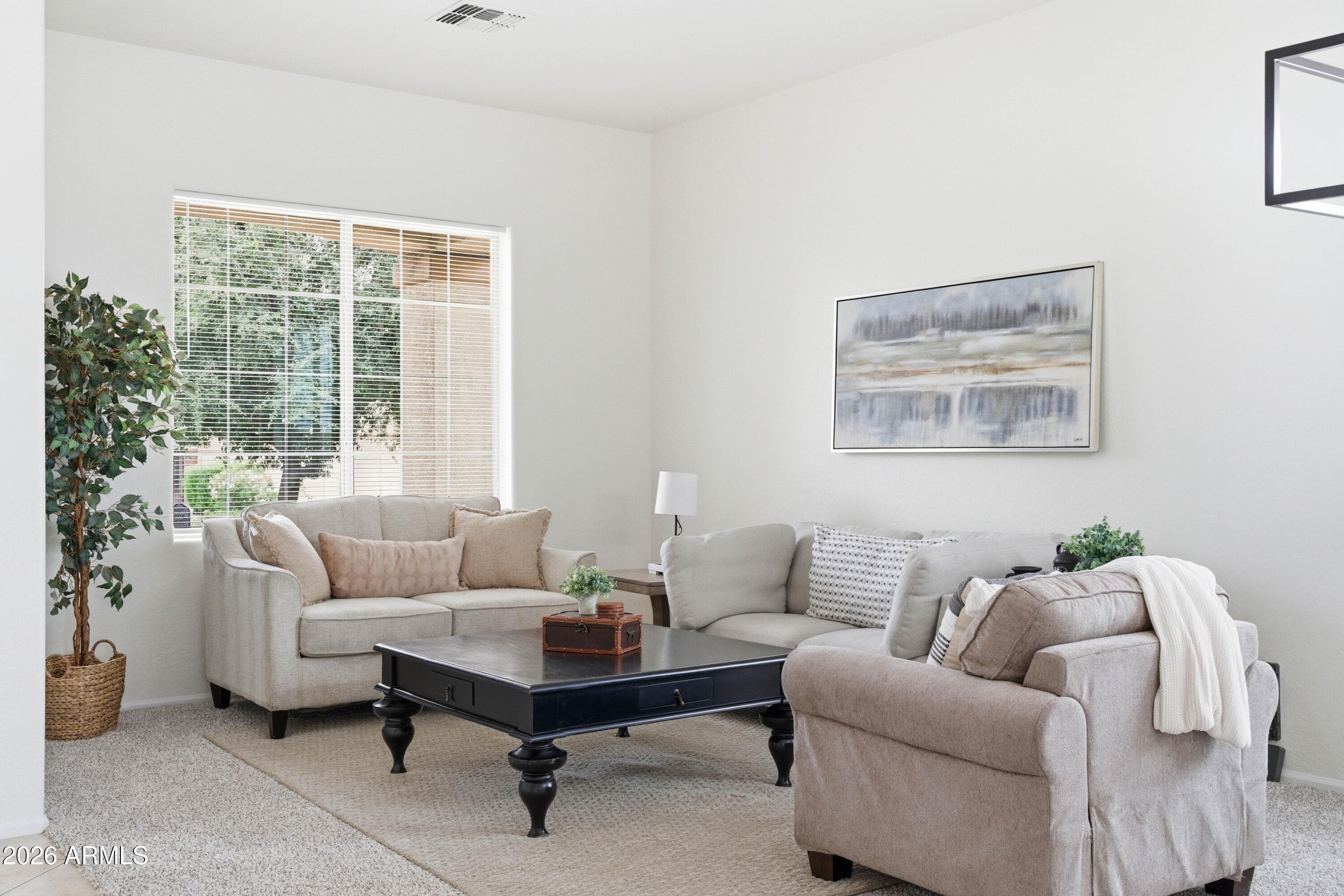 3490 E Red Oak Ln — photo 2