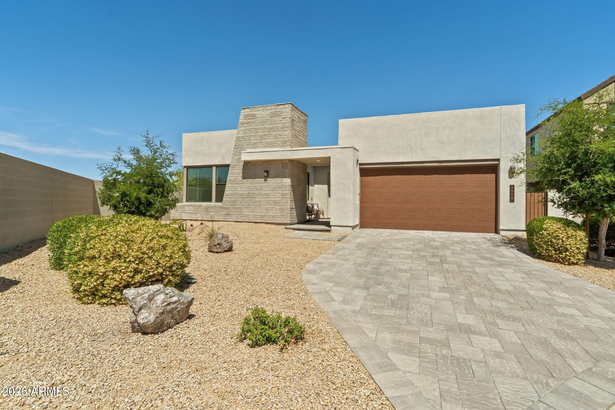 1110 E Monte Way — photo 2