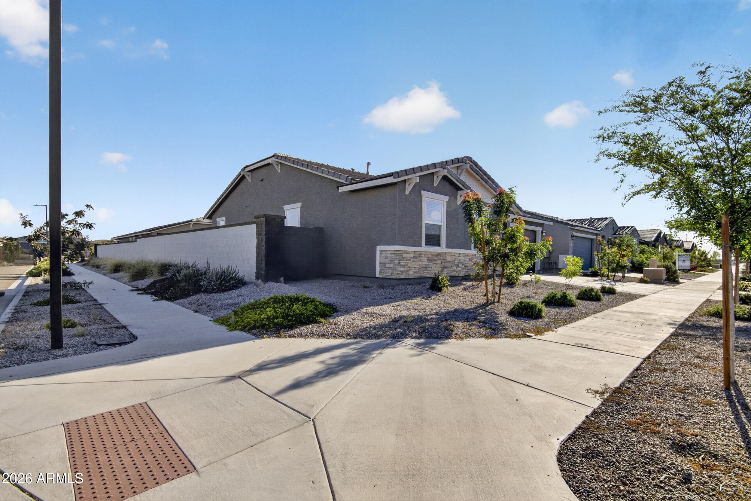 17661 W MORNING GLORY ST - Photo 4