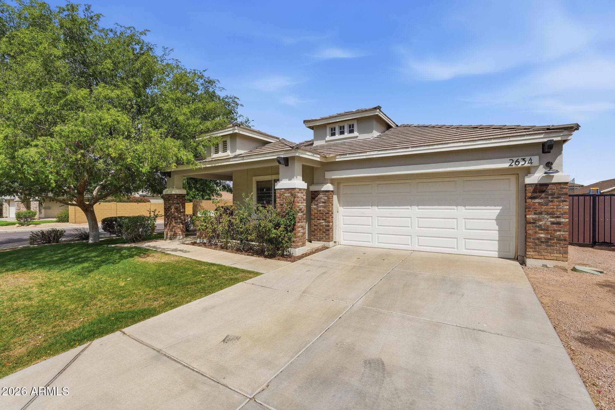 2634 E Del Rio St — photo 2