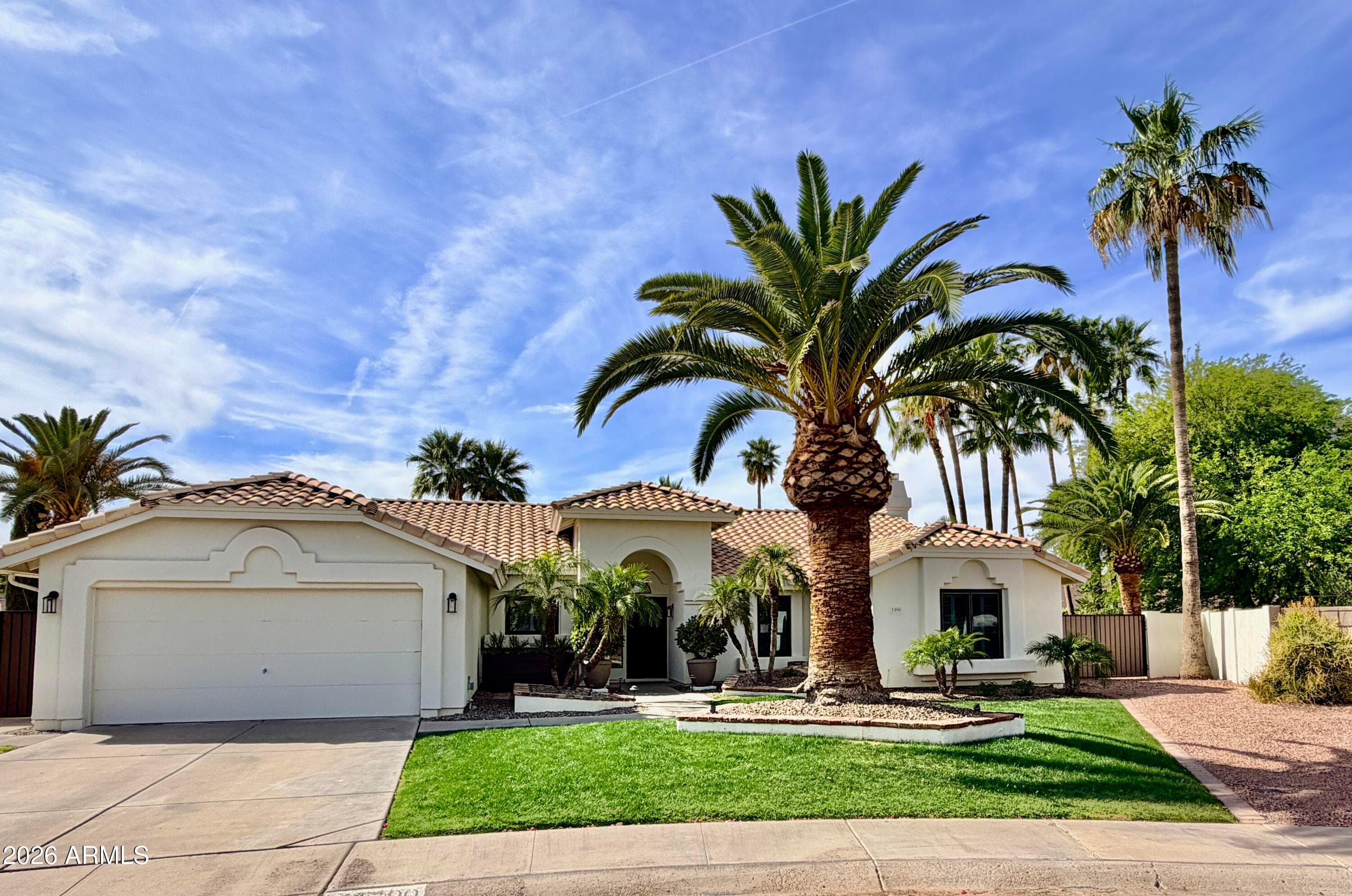 1390 N Valencia Dr — photo 2