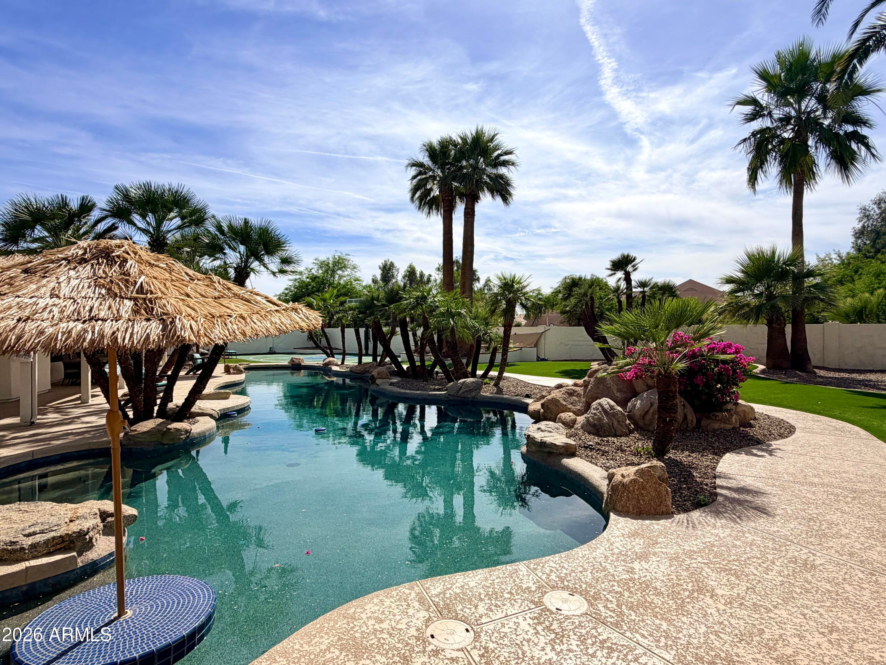 1390 N Valencia Dr — photo 3