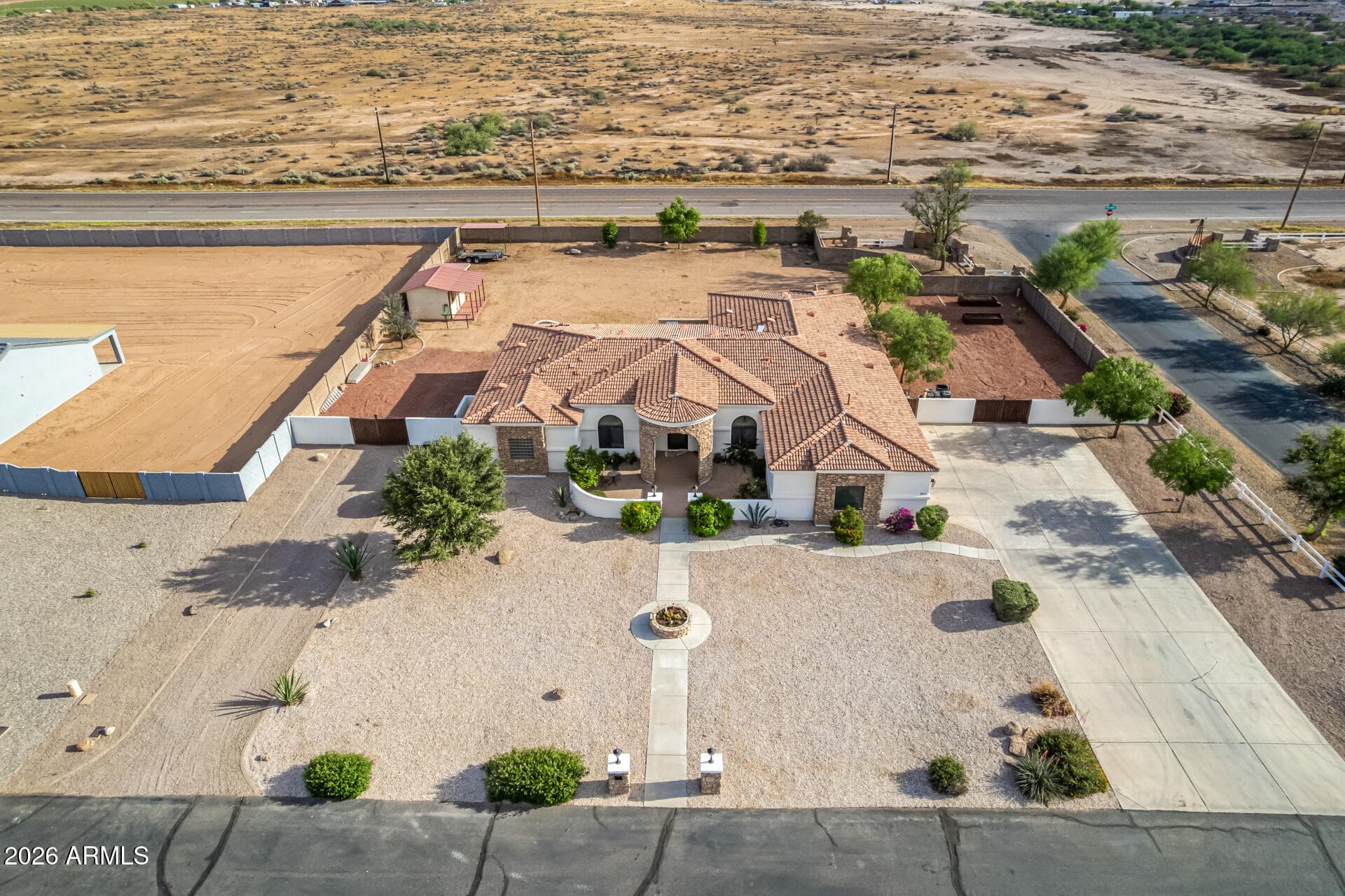 6953 W Appaloosa Trail — photo 2