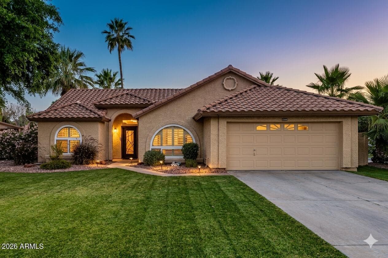 2330 W Myrtle Dr — photo 2