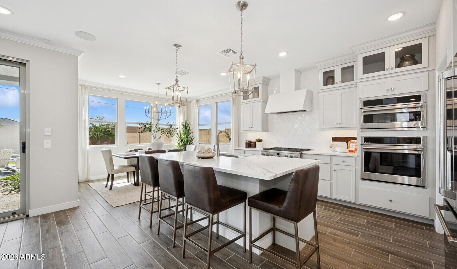 8043 W Harmont Dr — photo 2