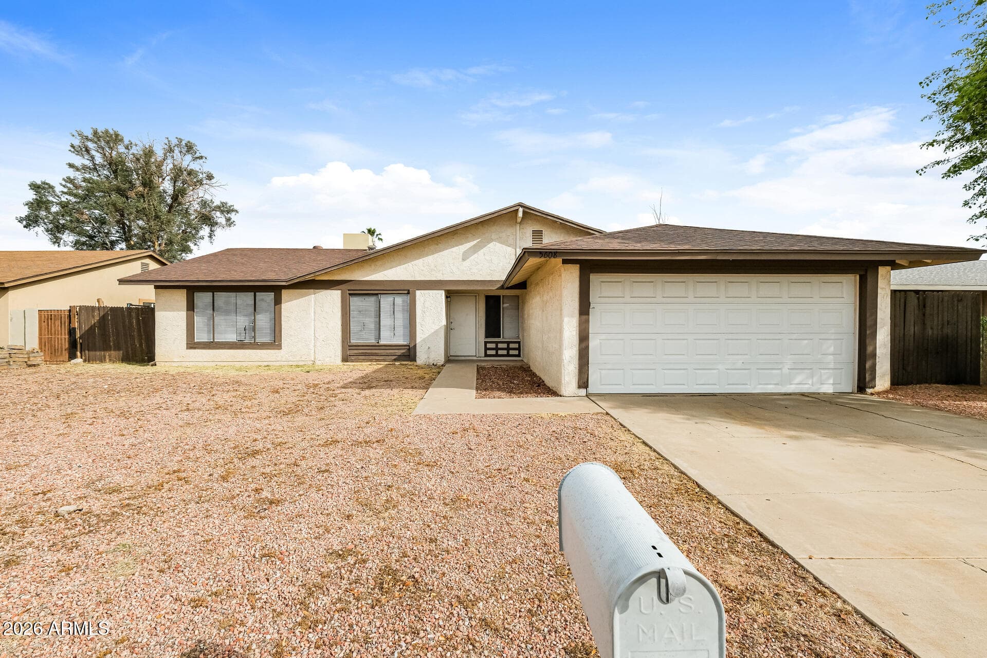 5608 W Alice Ave — photo 1