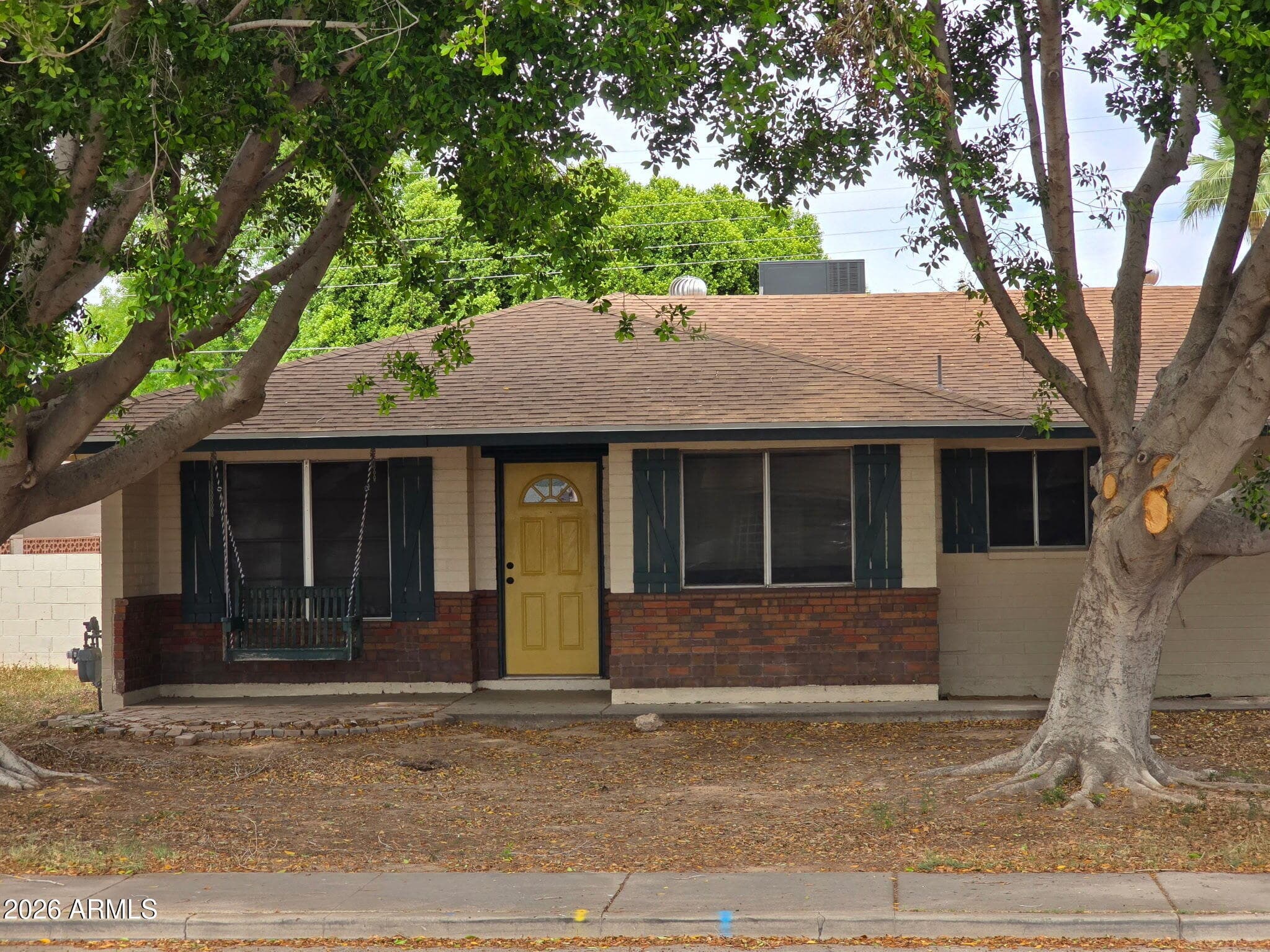 1052 E 8th Pl — photo 1