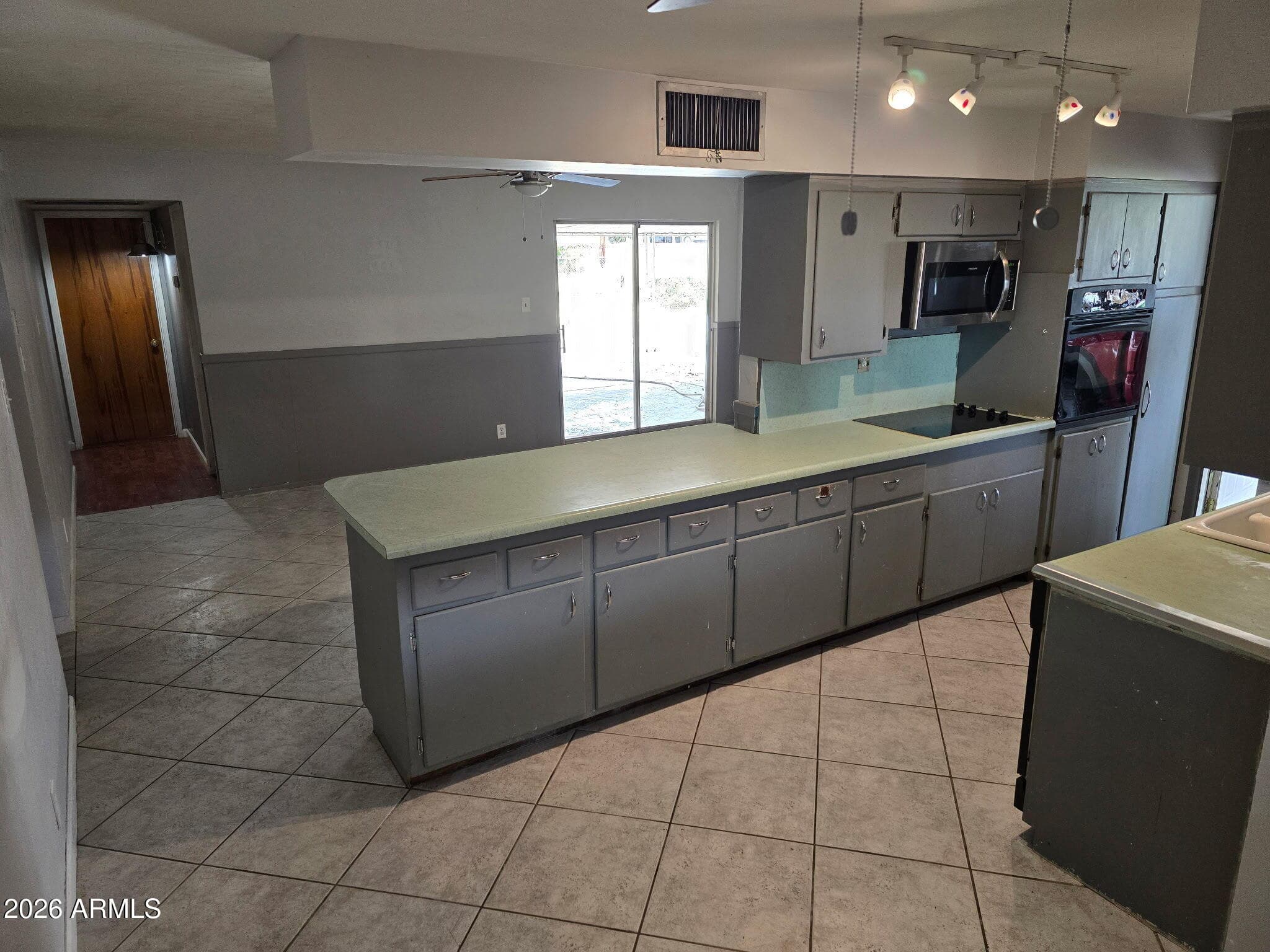 1052 E 8th Pl — photo 13