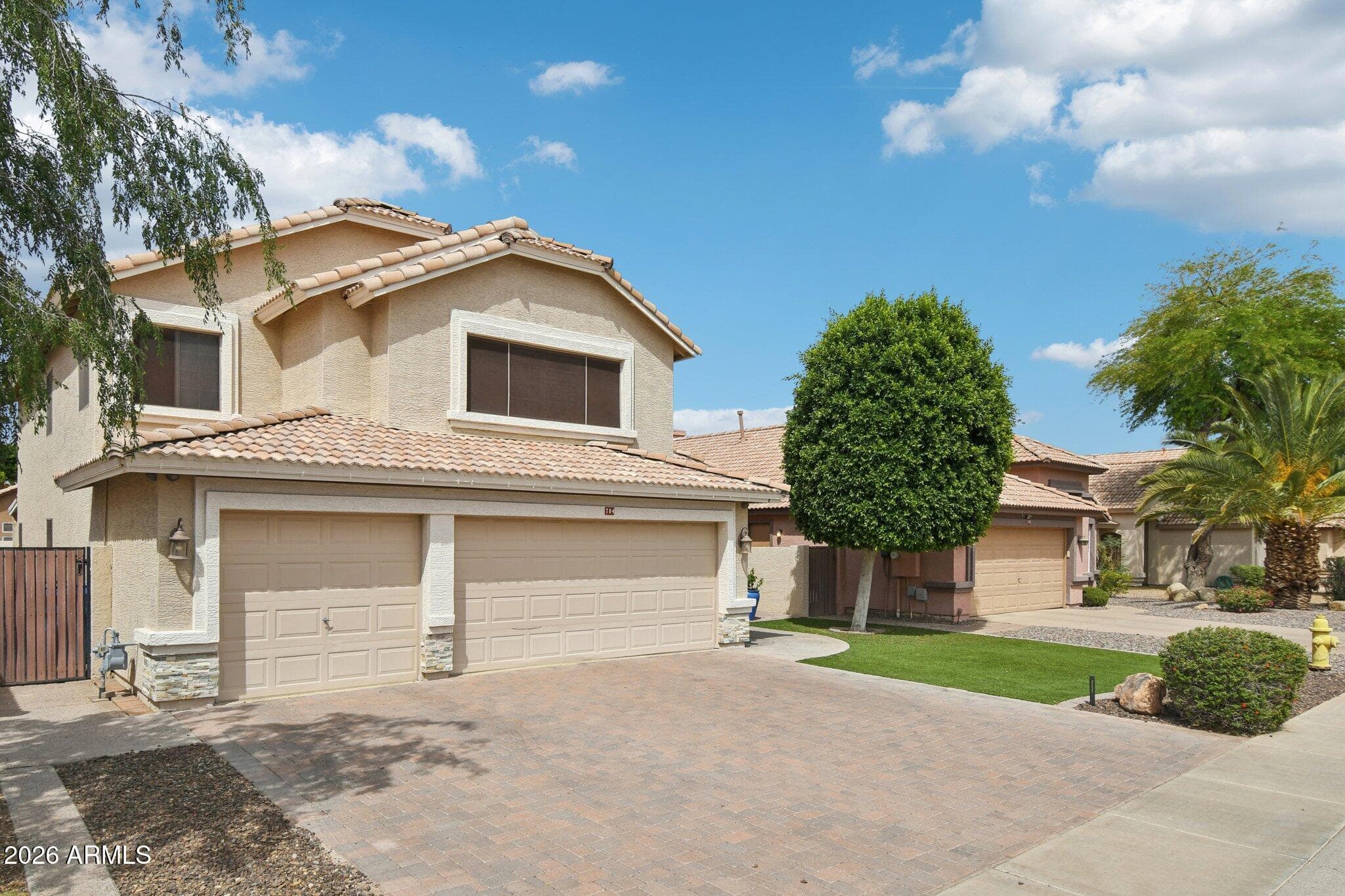 704 E Windsor Dr — photo 1