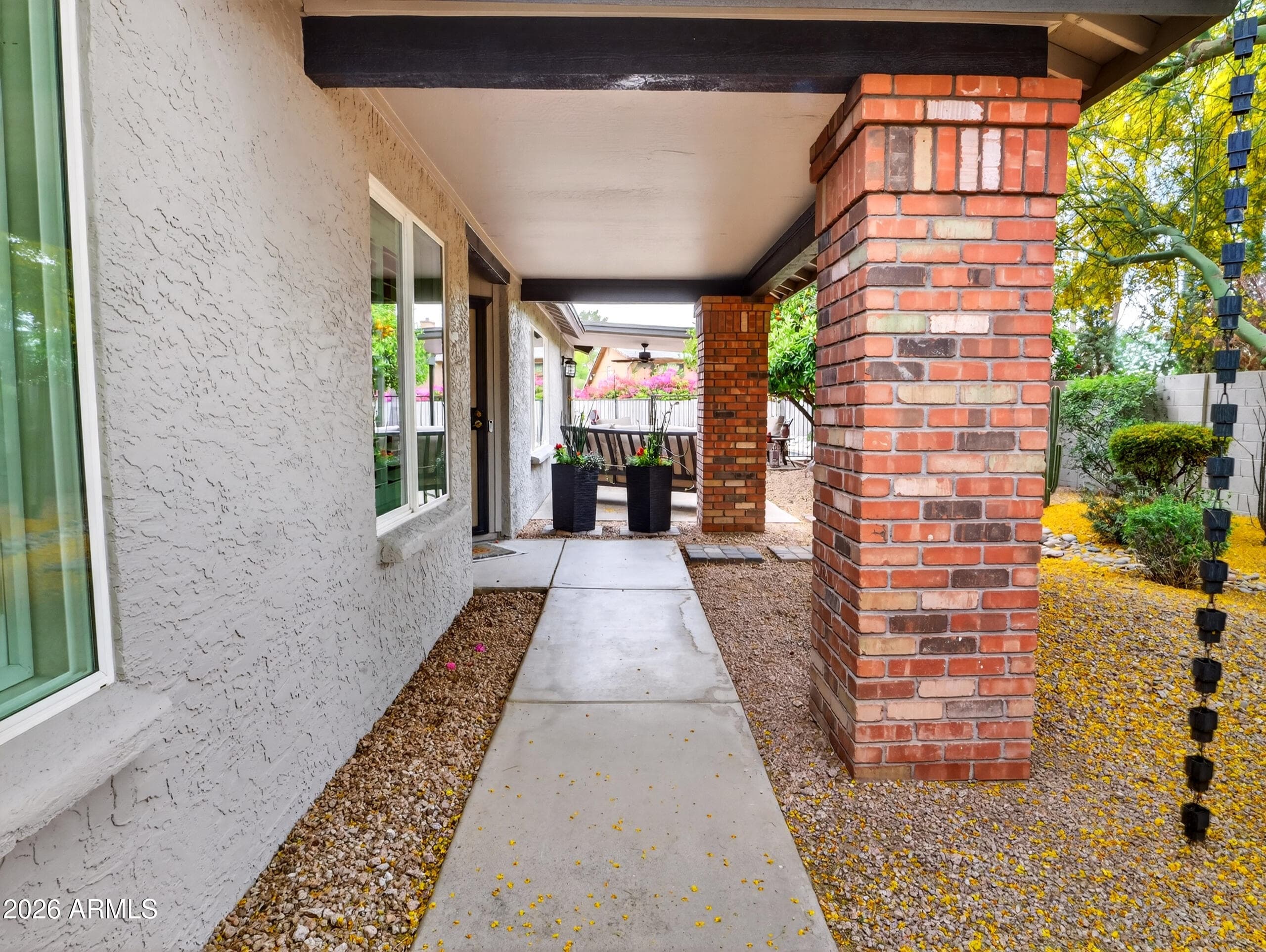 5349 E Kelton Ln — photo 2