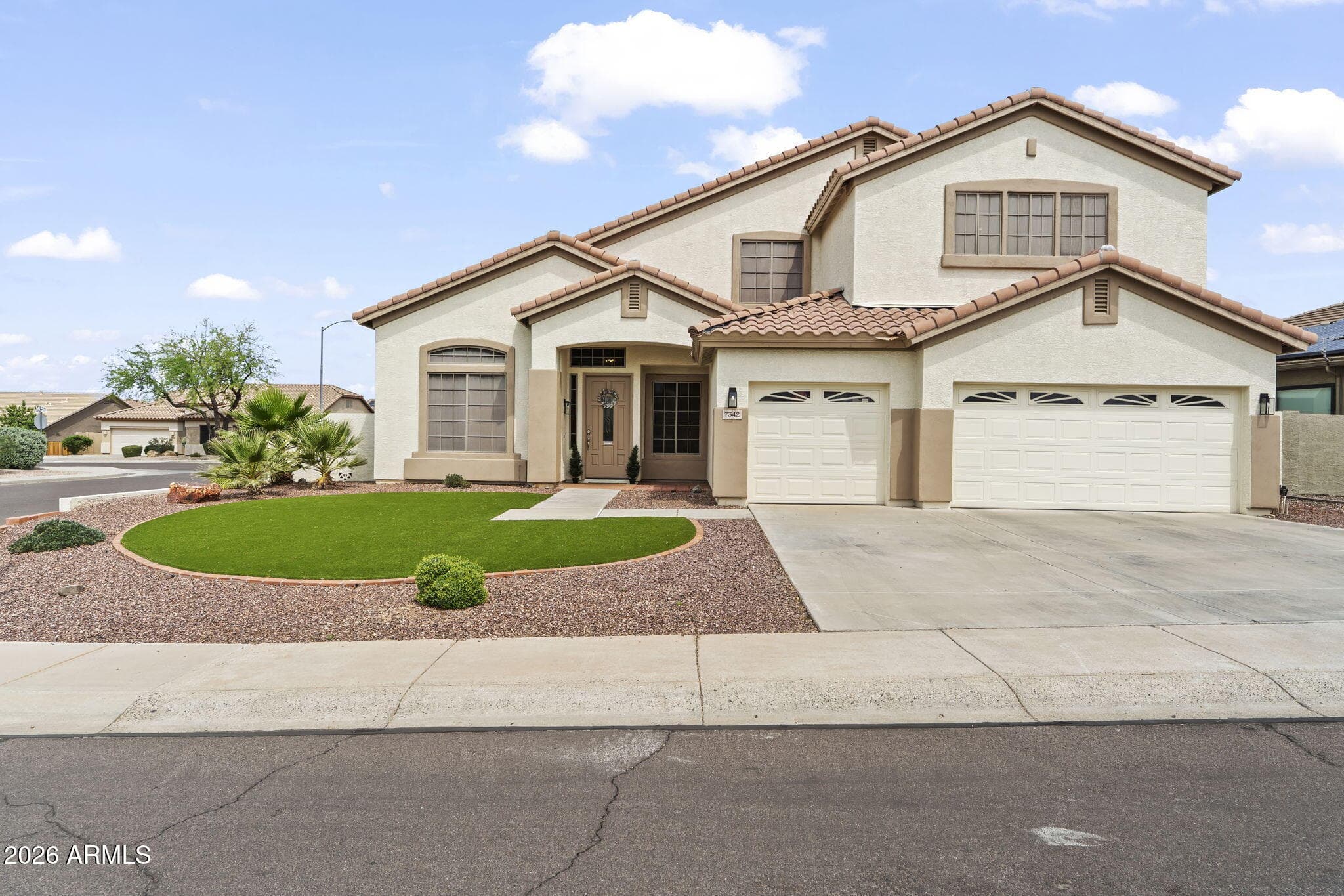 7342 W Tether Trail — photo 2