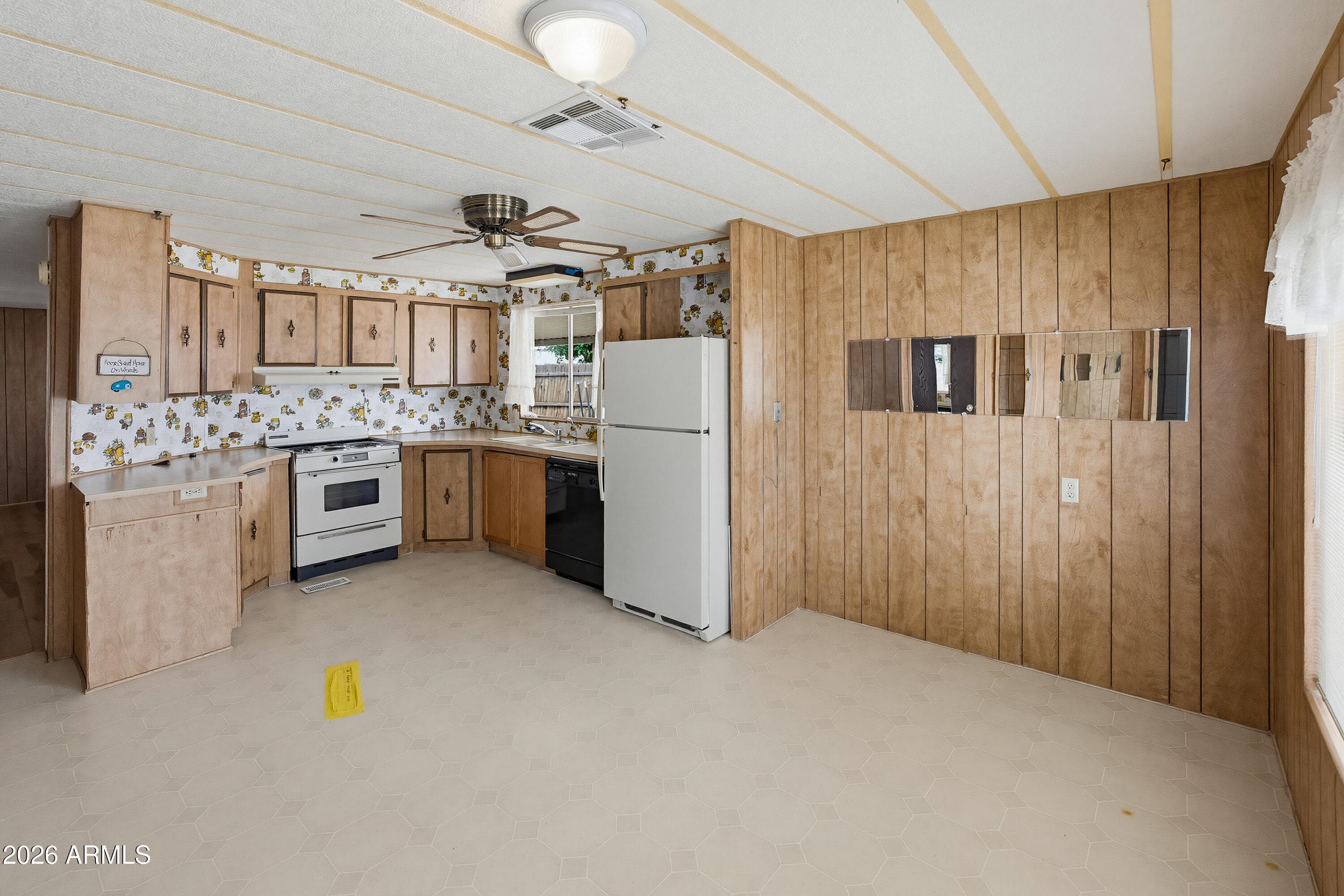 10727 W Sack Dr — photo 2