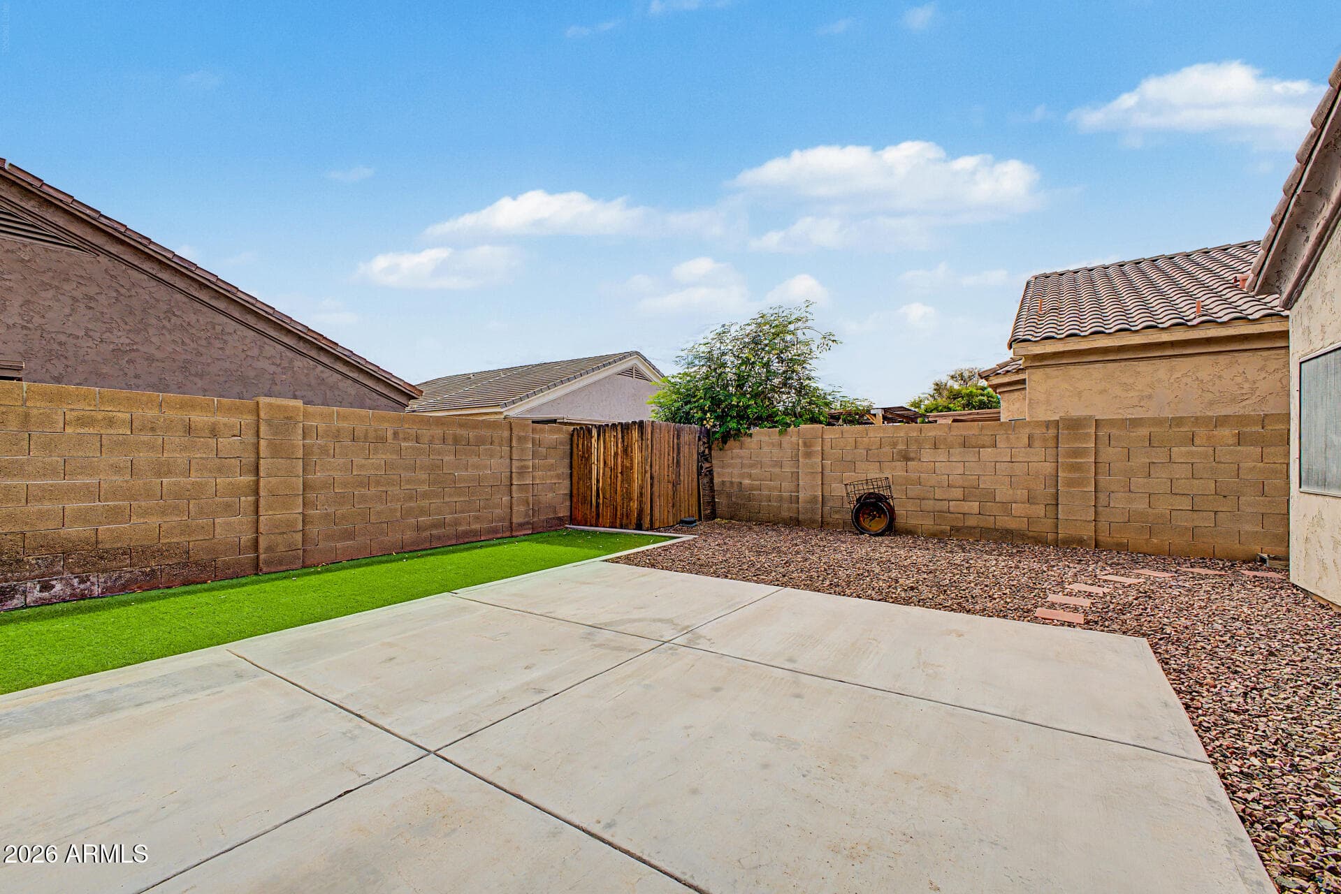 741 E Ranch Rd — photo 39