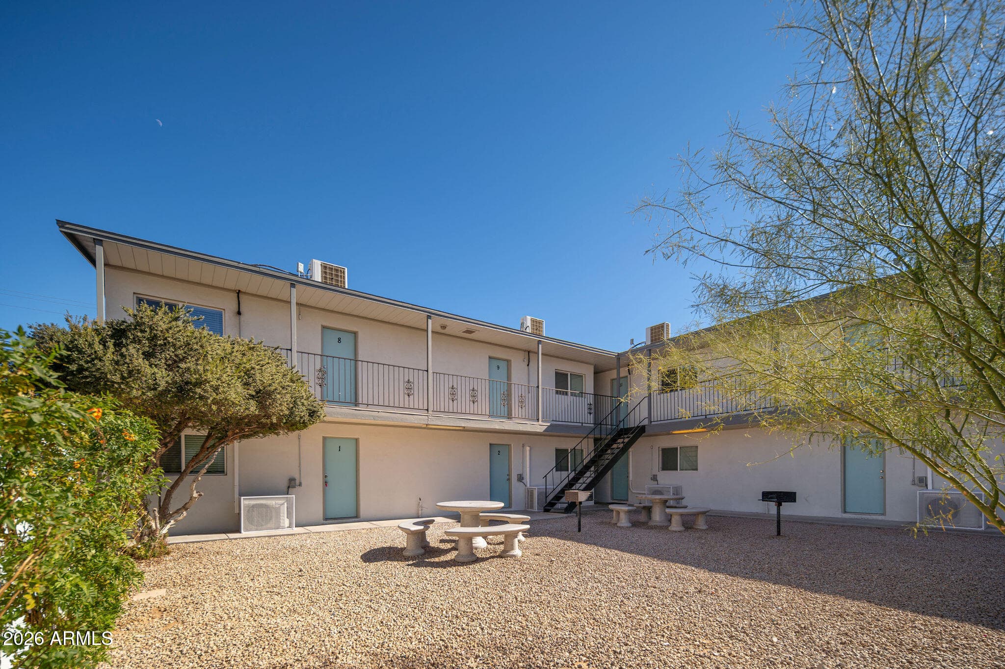 5623 W Myrtle Ave — photo 1