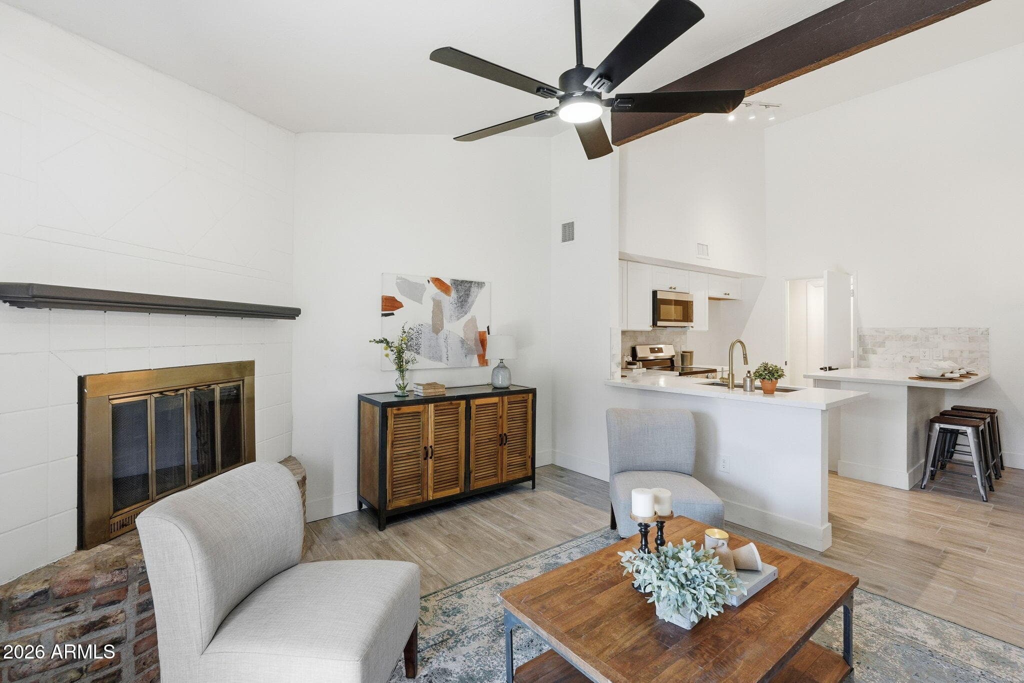 6813 W Eva St — photo 2