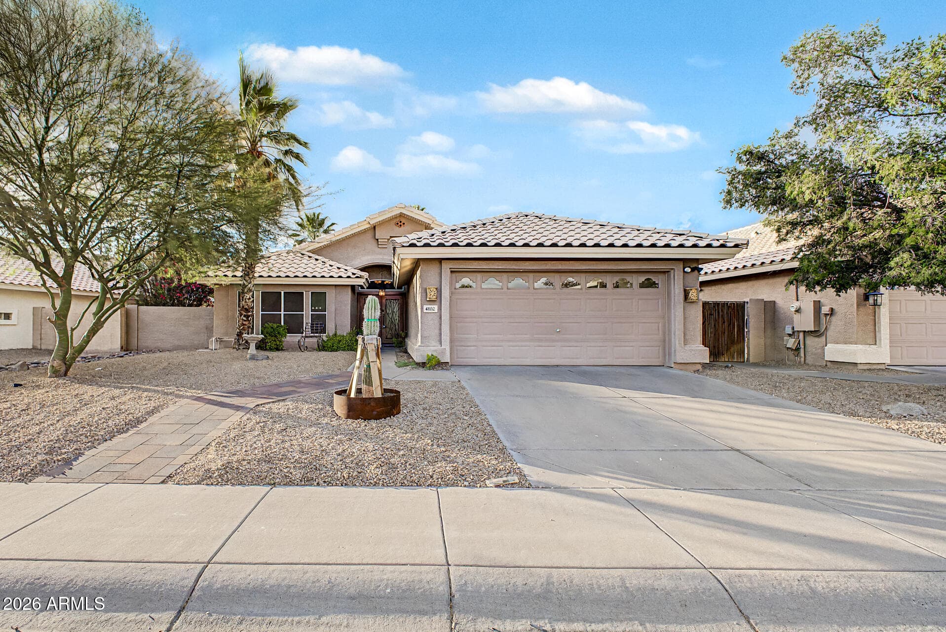 4102 E Rock Wren Rd — photo 2