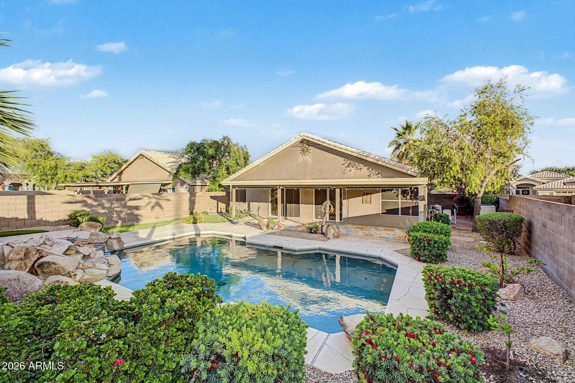 4102 E Rock Wren Rd — photo 1