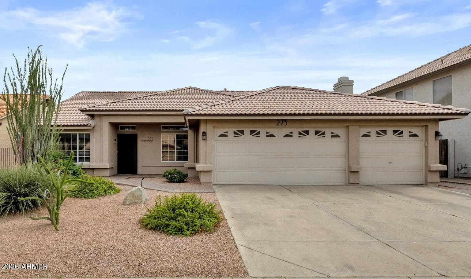 273 W Pecan Pl — photo 1