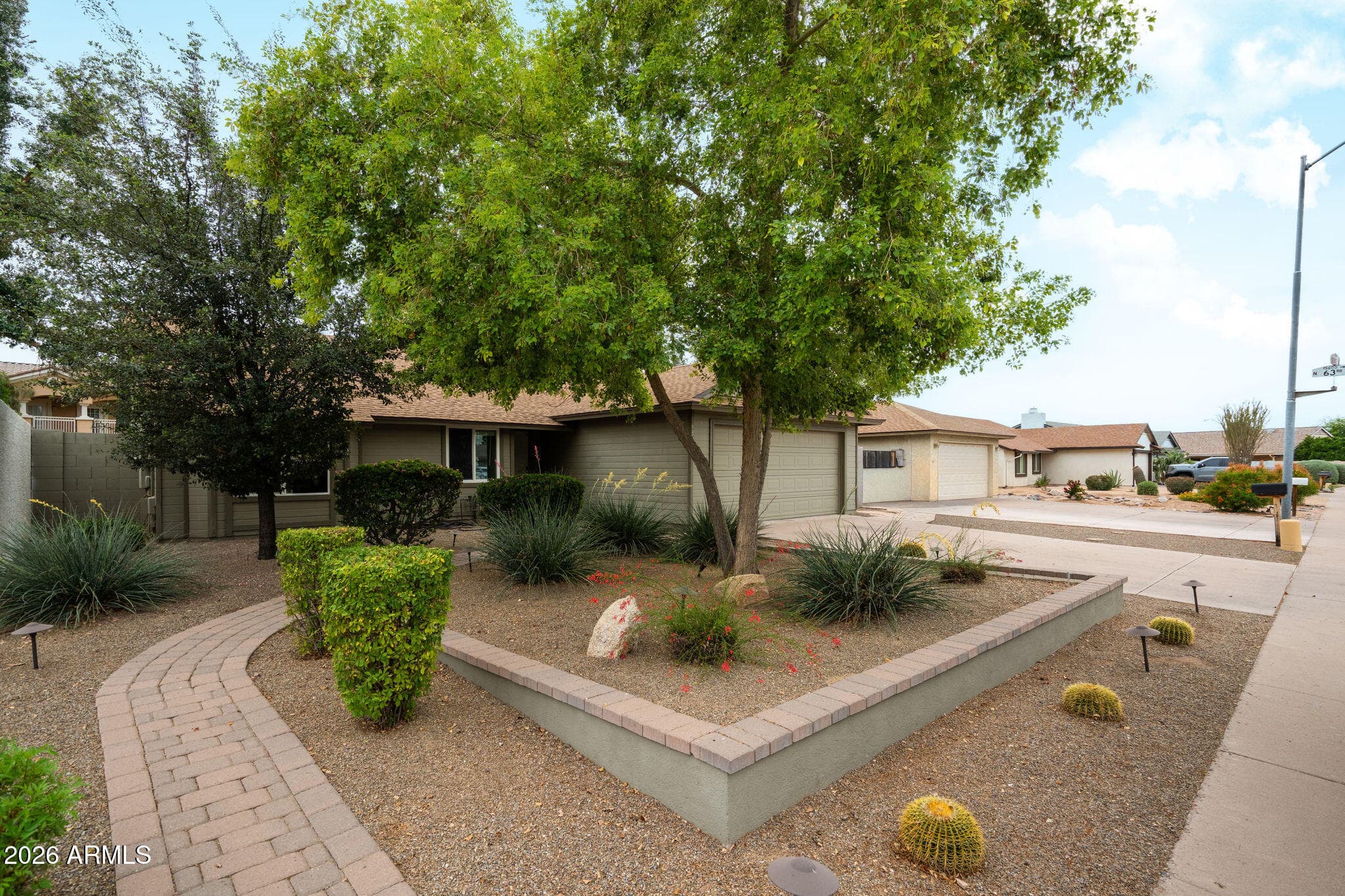 6335 E Waltann Ln — photo 2