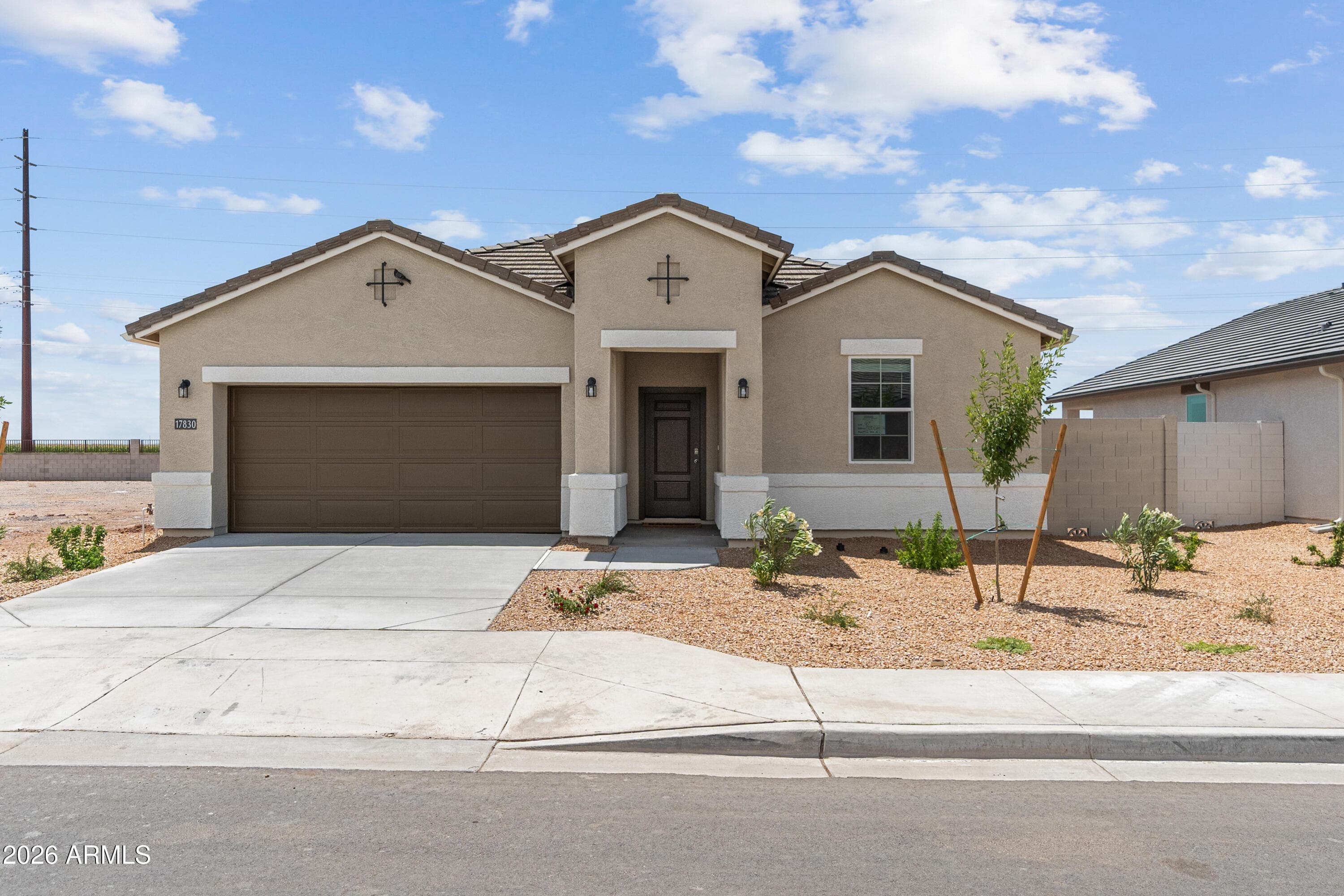 1535 E Glazier Dr — photo 1