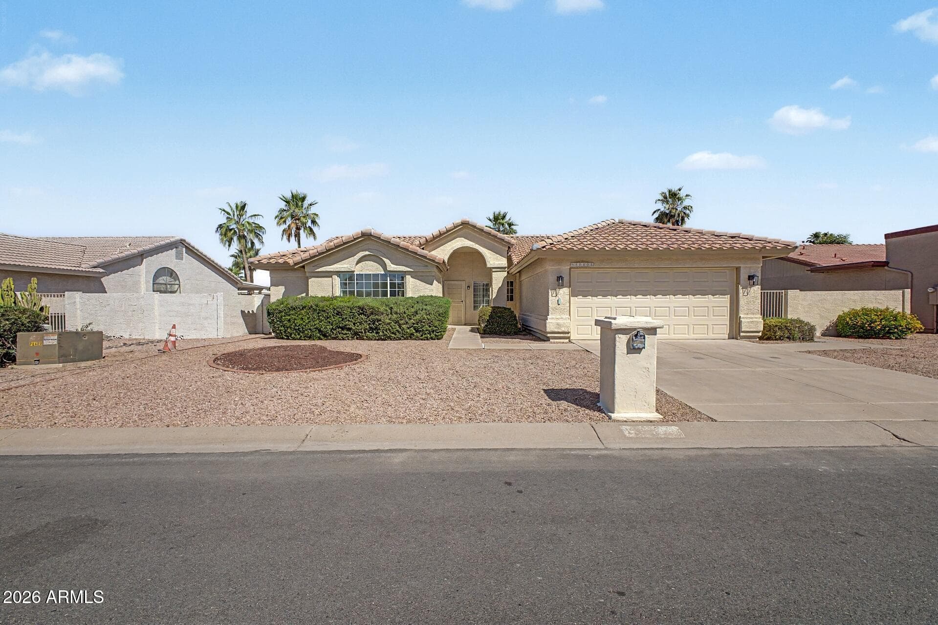10604 E Bellflower Dr — photo 1
