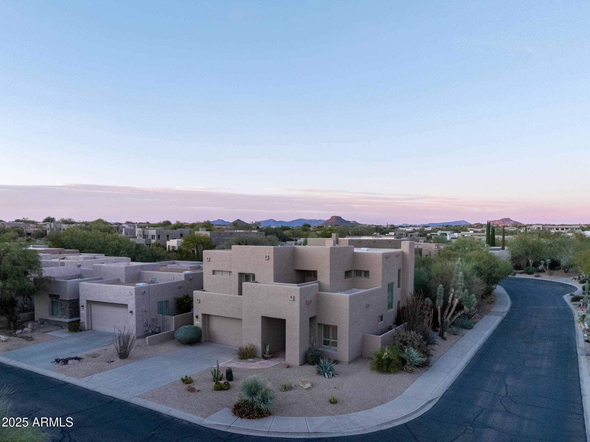 10894 E Hedgehog Pl — photo 2