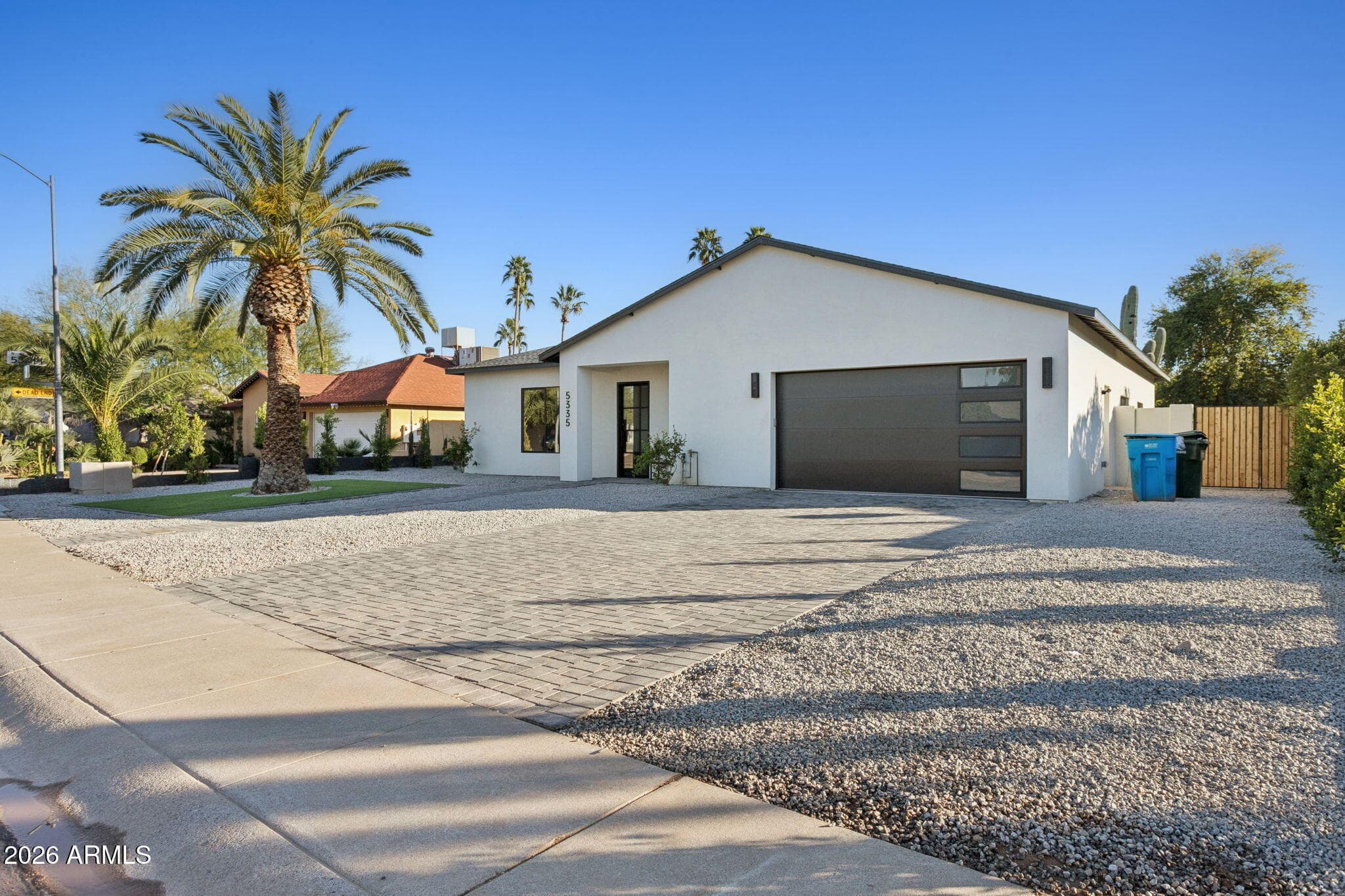 5335 E Kelton Ln — photo 1