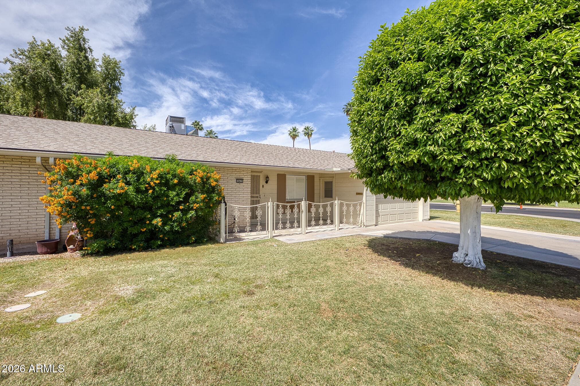 10435 W Camelot Circle — photo 1