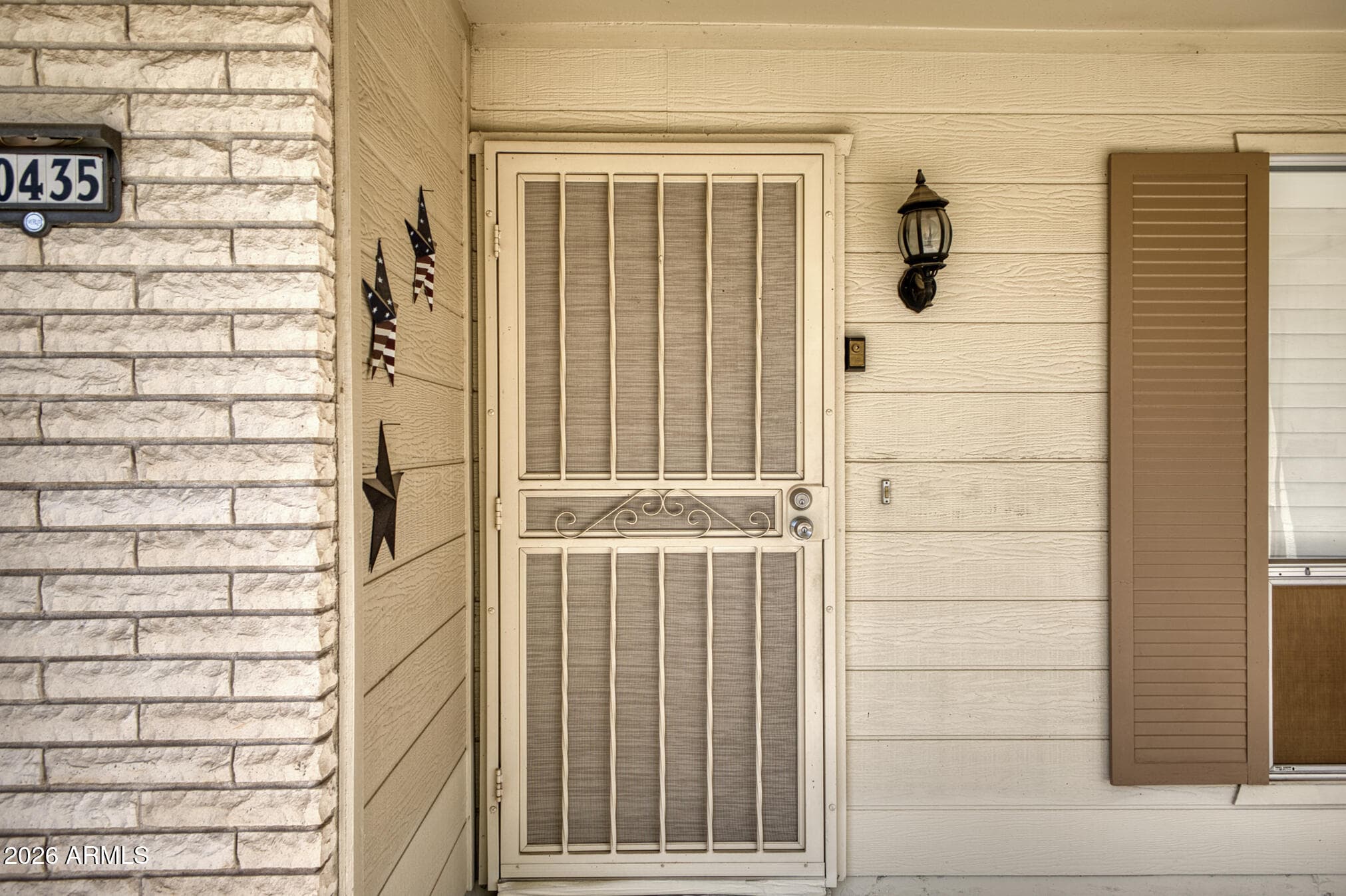 10435 W Camelot Circle — photo 2